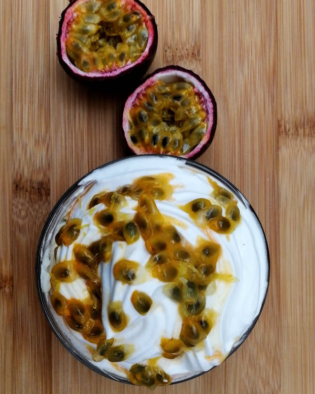 Ostekake med pasjonsfrukt