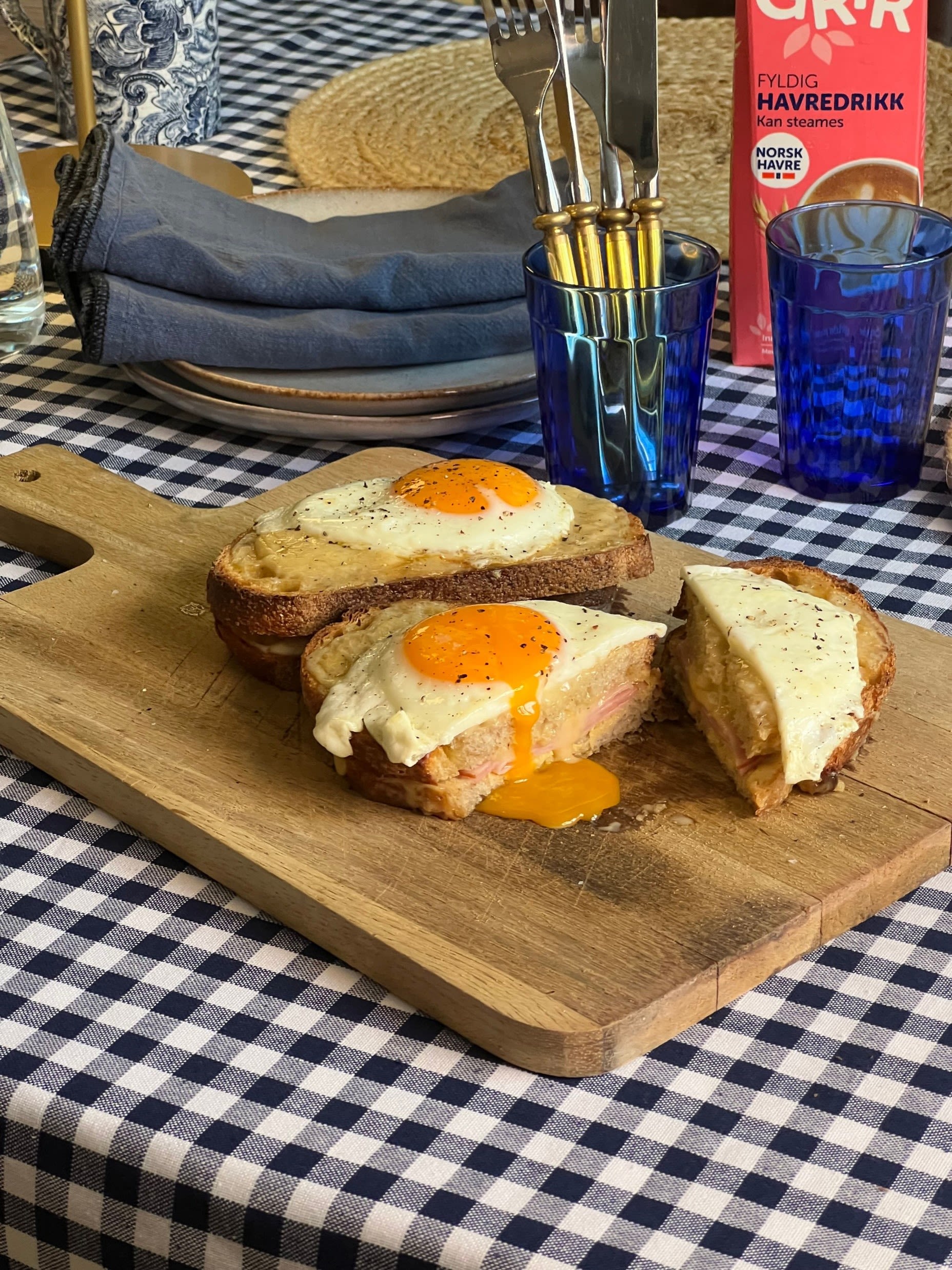 Melkefrie croque madame fra Sultne Gutter