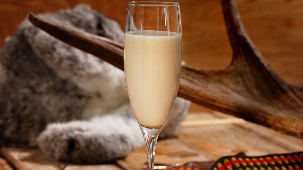 Mr. Melks Fluffy Eggnog Oppskrift fra TINE Kjøkken