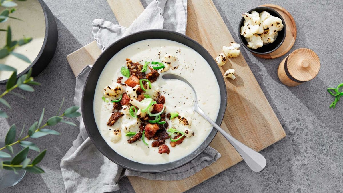 Blomkålsuppe med bacon og purre