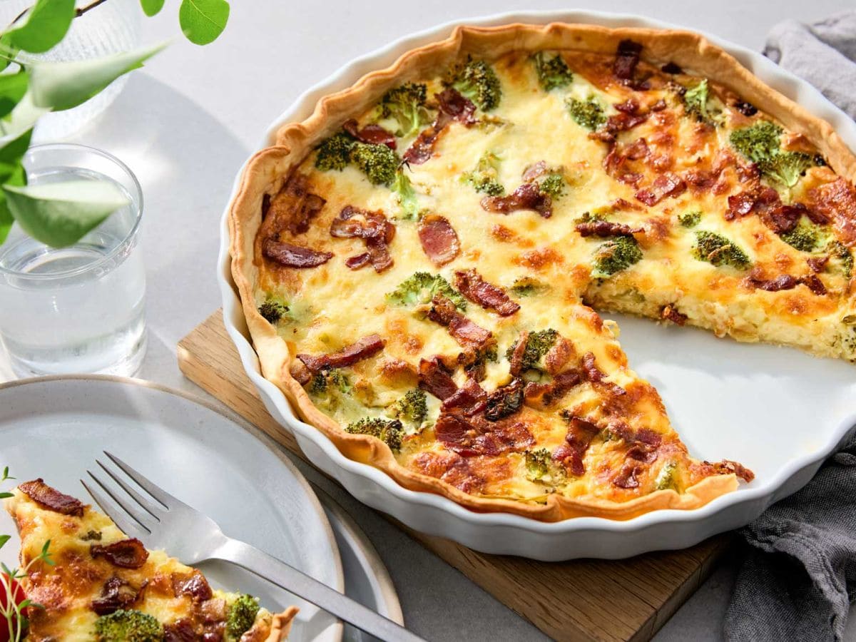Pai med brokkoli og bacon