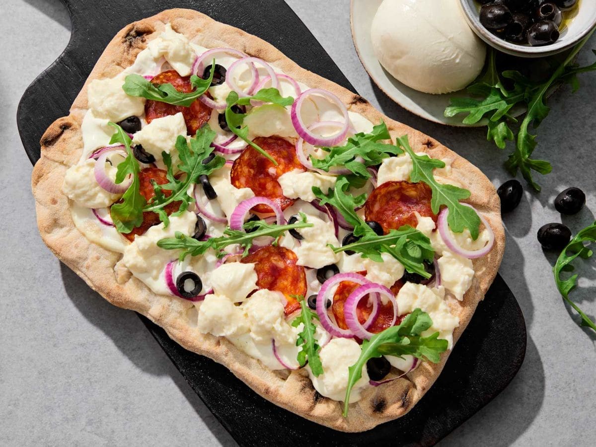 Hvit Pinsa med chorizo
