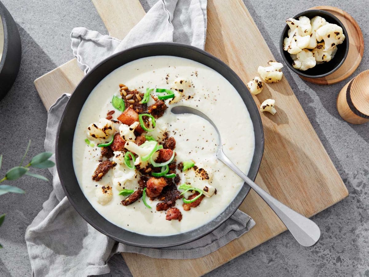 Blomkålsuppe med bacon og purre