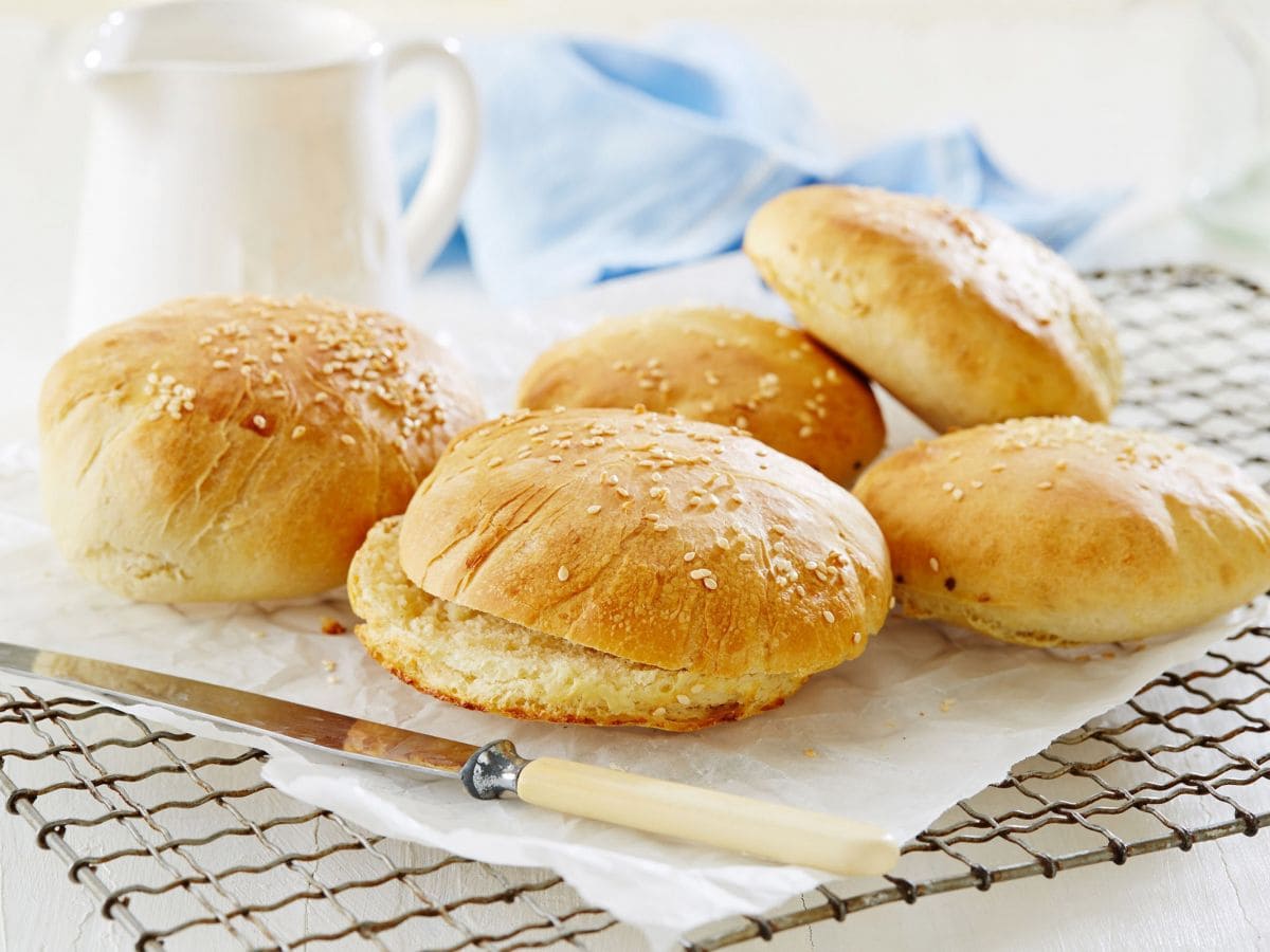 Lette og luftige burgerbrød