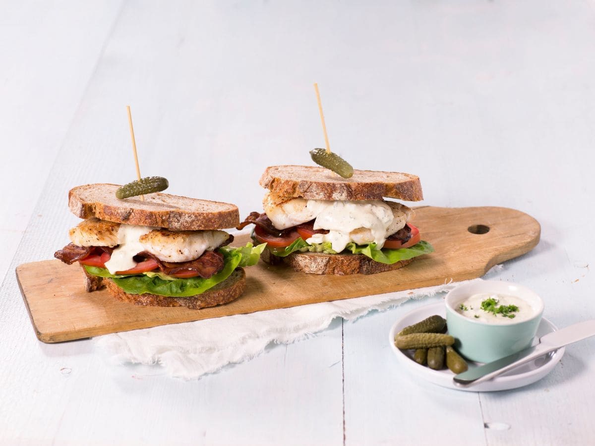 Sandwich med stekt torsk og remulade