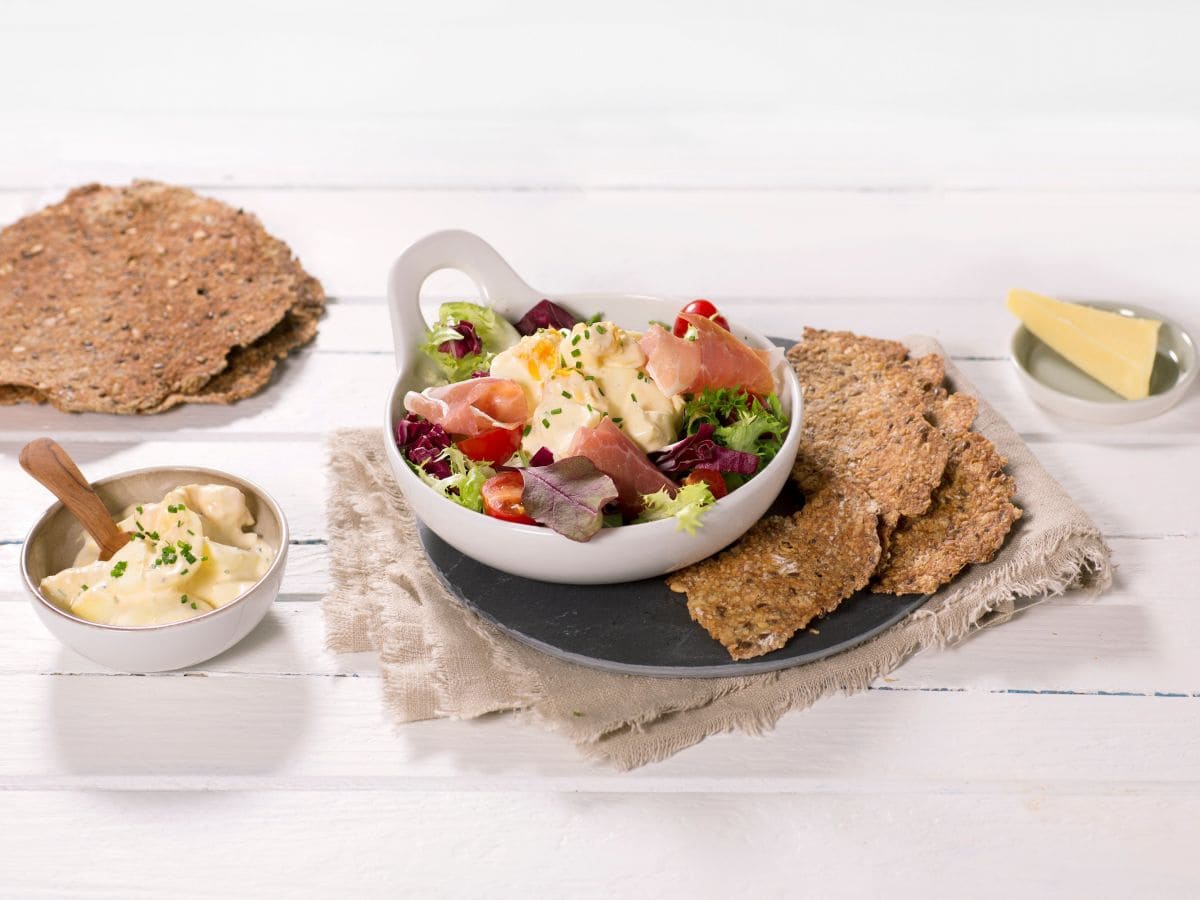 Eggesalat med spekeskinke