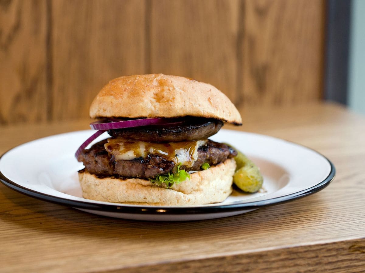 Cheeseburger fra Døgnvill Bar & Burger