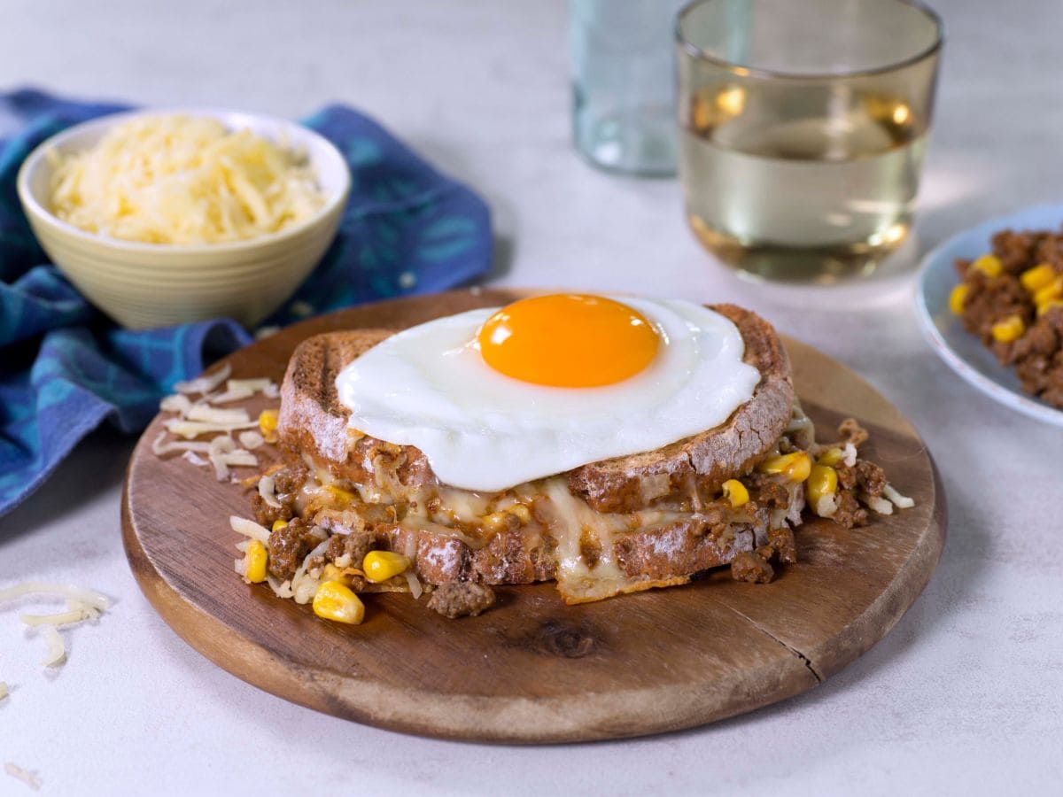 Croque madame med tacokjøtt