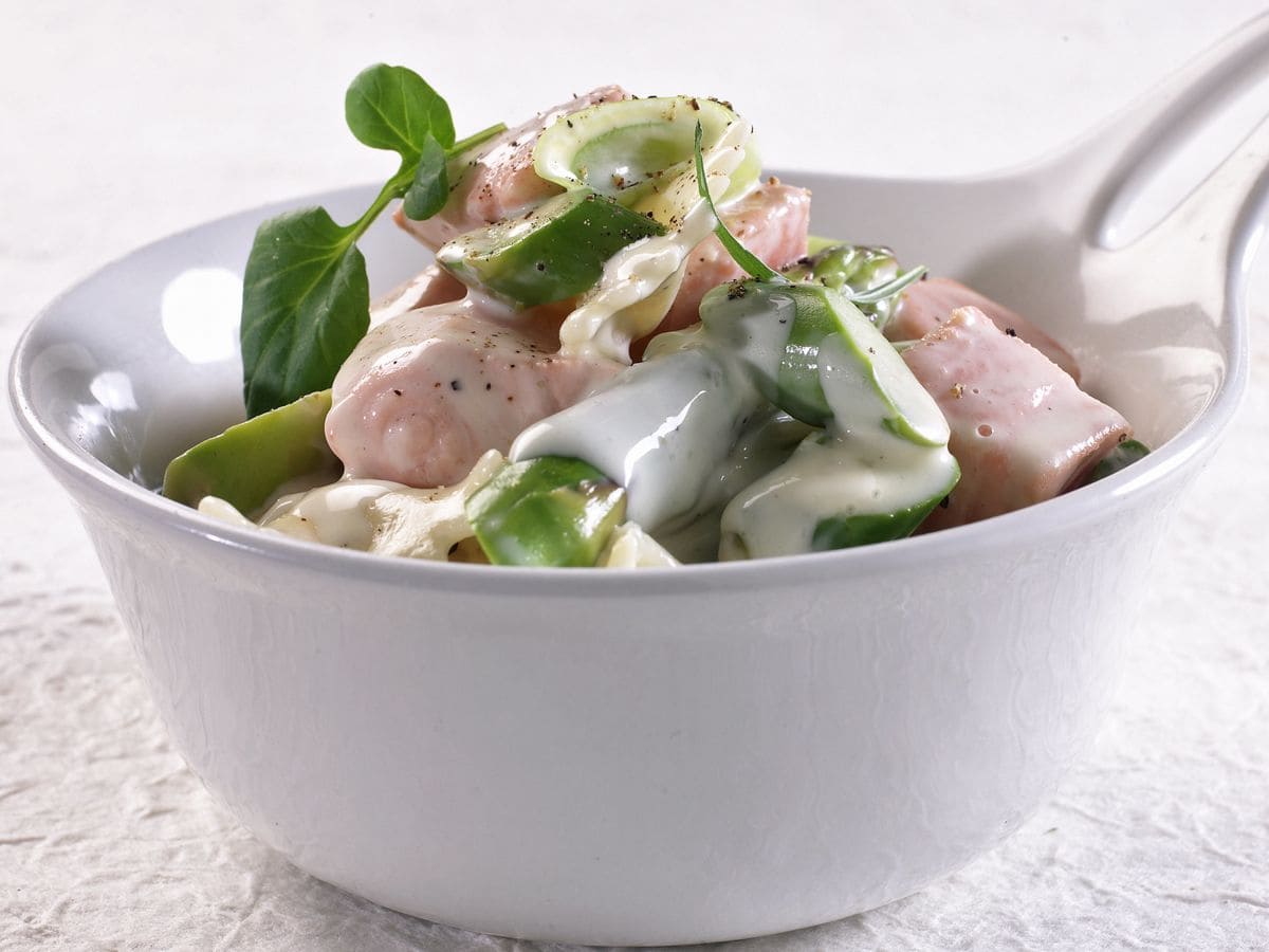 Pasta med asparges og laks