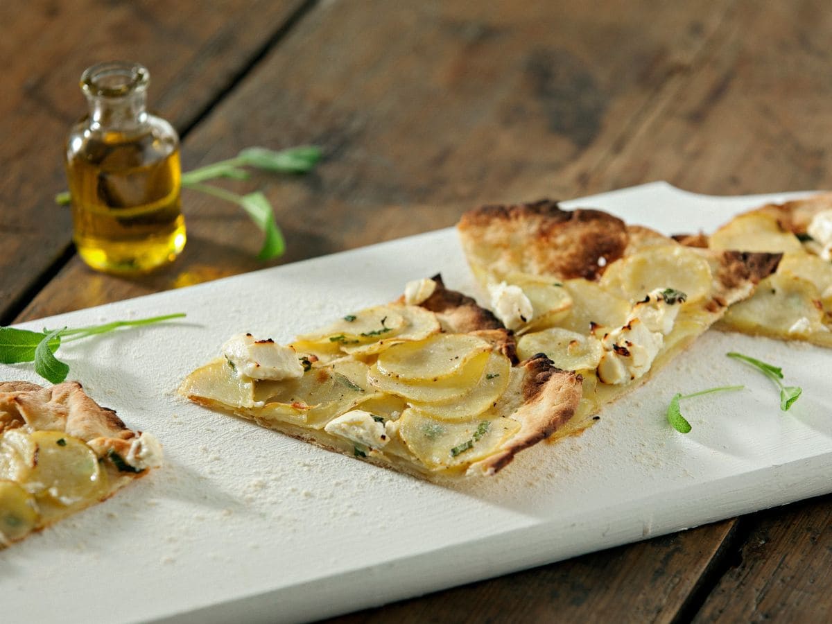 Potetpizza med Snøfrisk og salvie