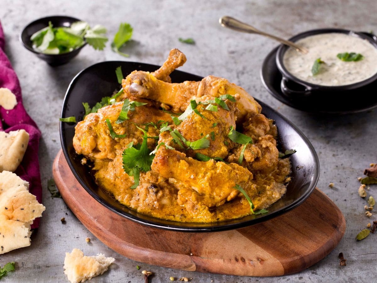 Degi kylling korma