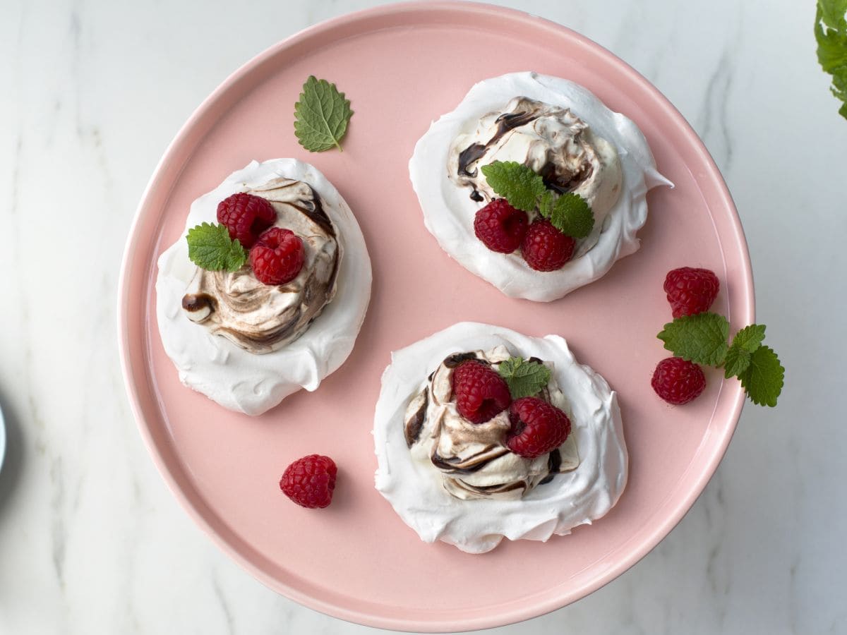 Pavlova med sjokoladekrem