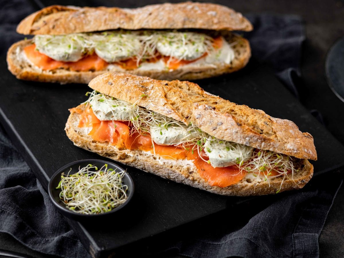 Baguette med røkelaks og Norsk Chevre Haukeli Ramsløk