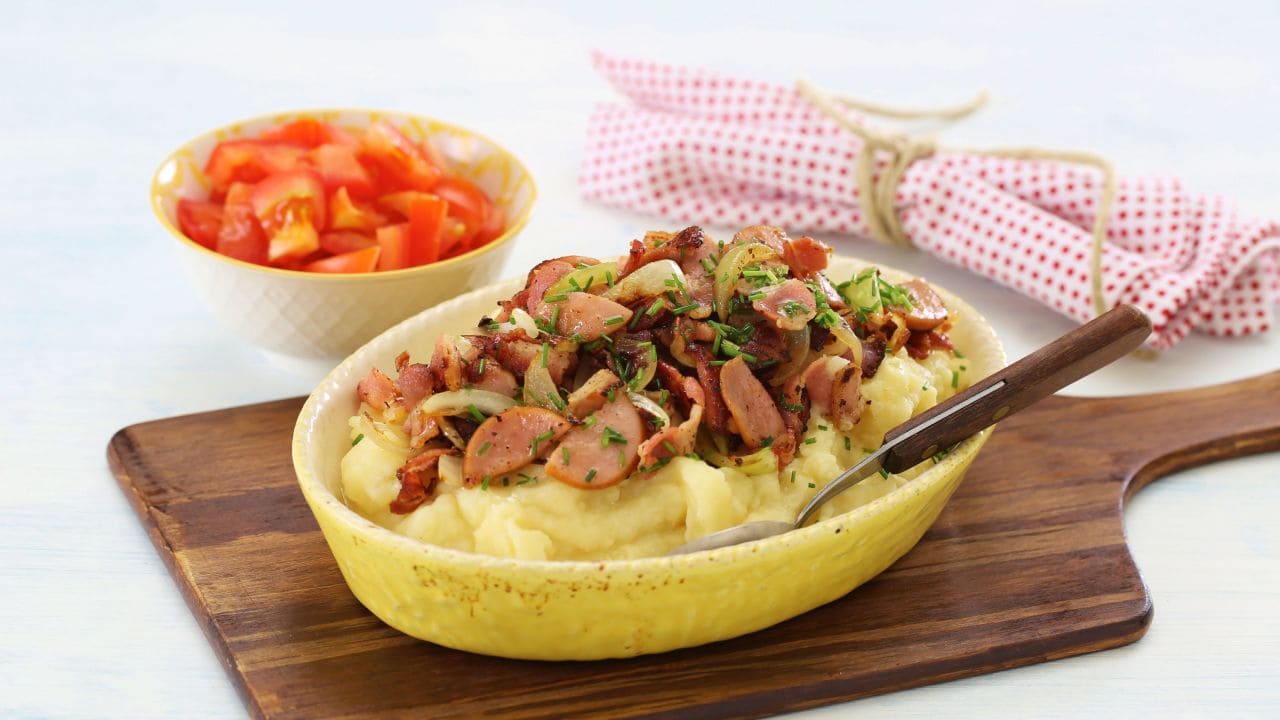 Brennende Kjærlighet Med Pølser Oppskrift fra TINE Kjøkken