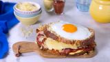 Croque madame med tomat og bacon