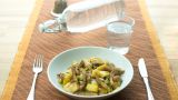 Karriwok med svinefilet, eple og ananas