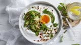 Proteinlunsj med Gresk yoghurt, avokado, egg og frø