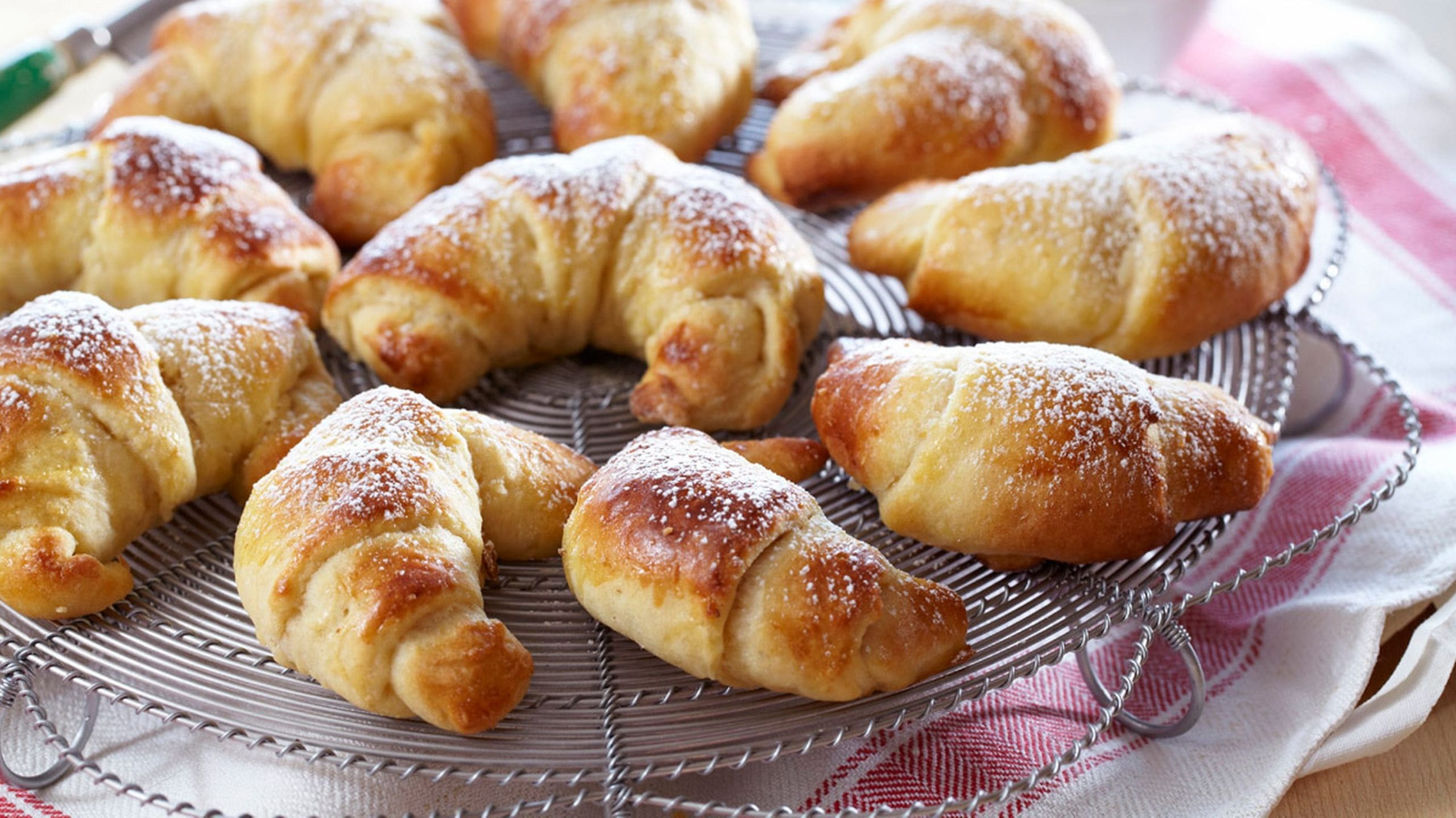 Horn Fra Bakeriet I Lom Oppskrift fra TINE Kjøkken