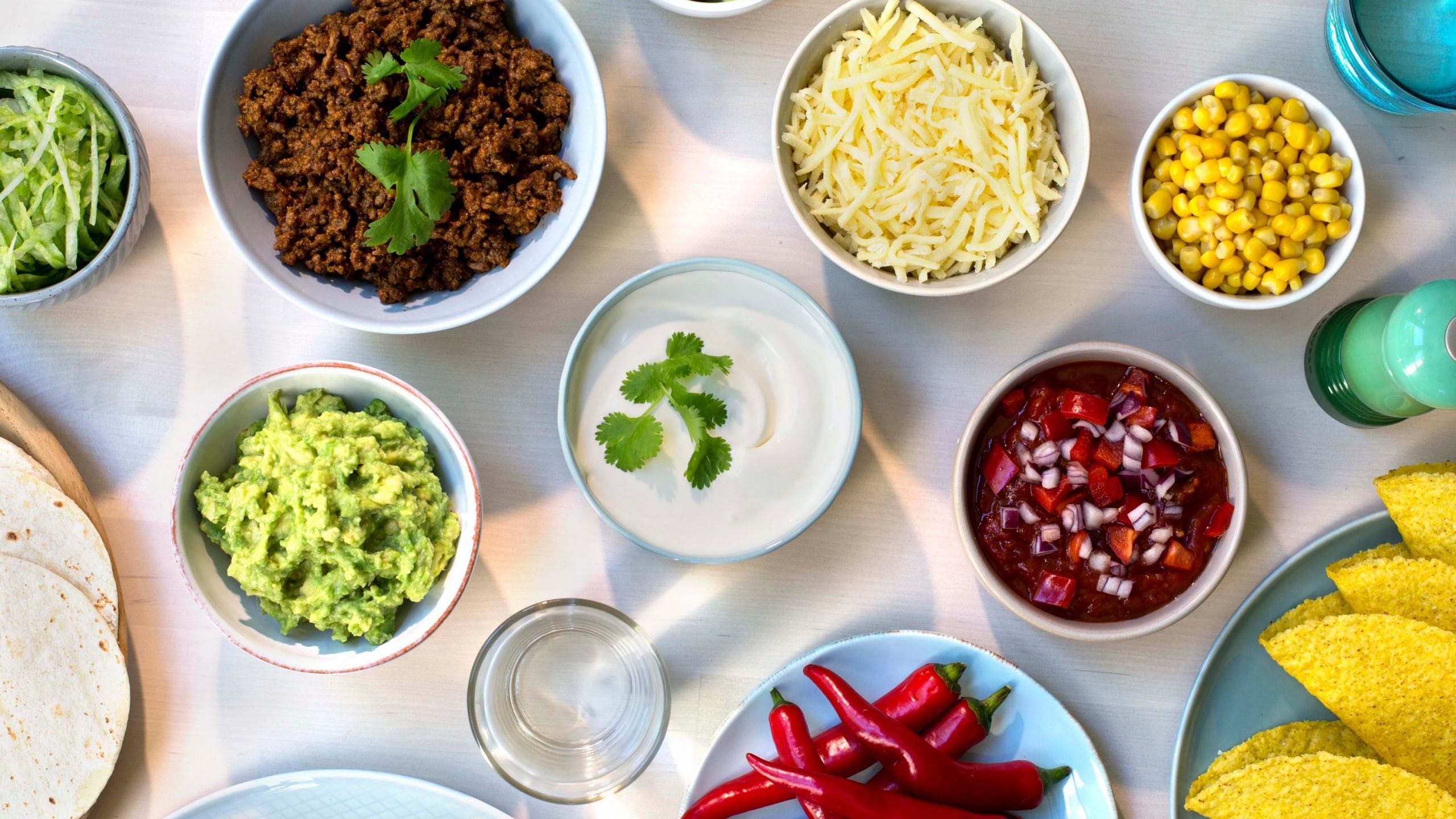 Taco I Ovn Presentert På Tallerken