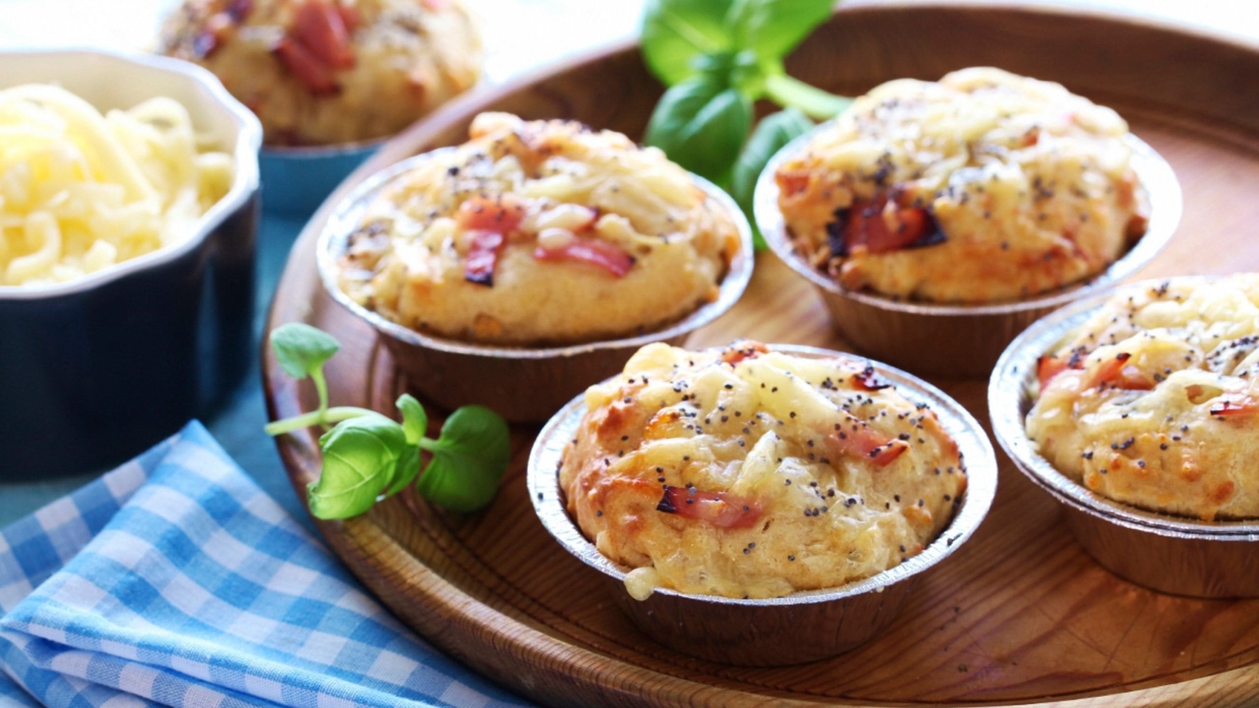 Ost Og Skinkemuffins Oppskrift fra TINE Kjøkken