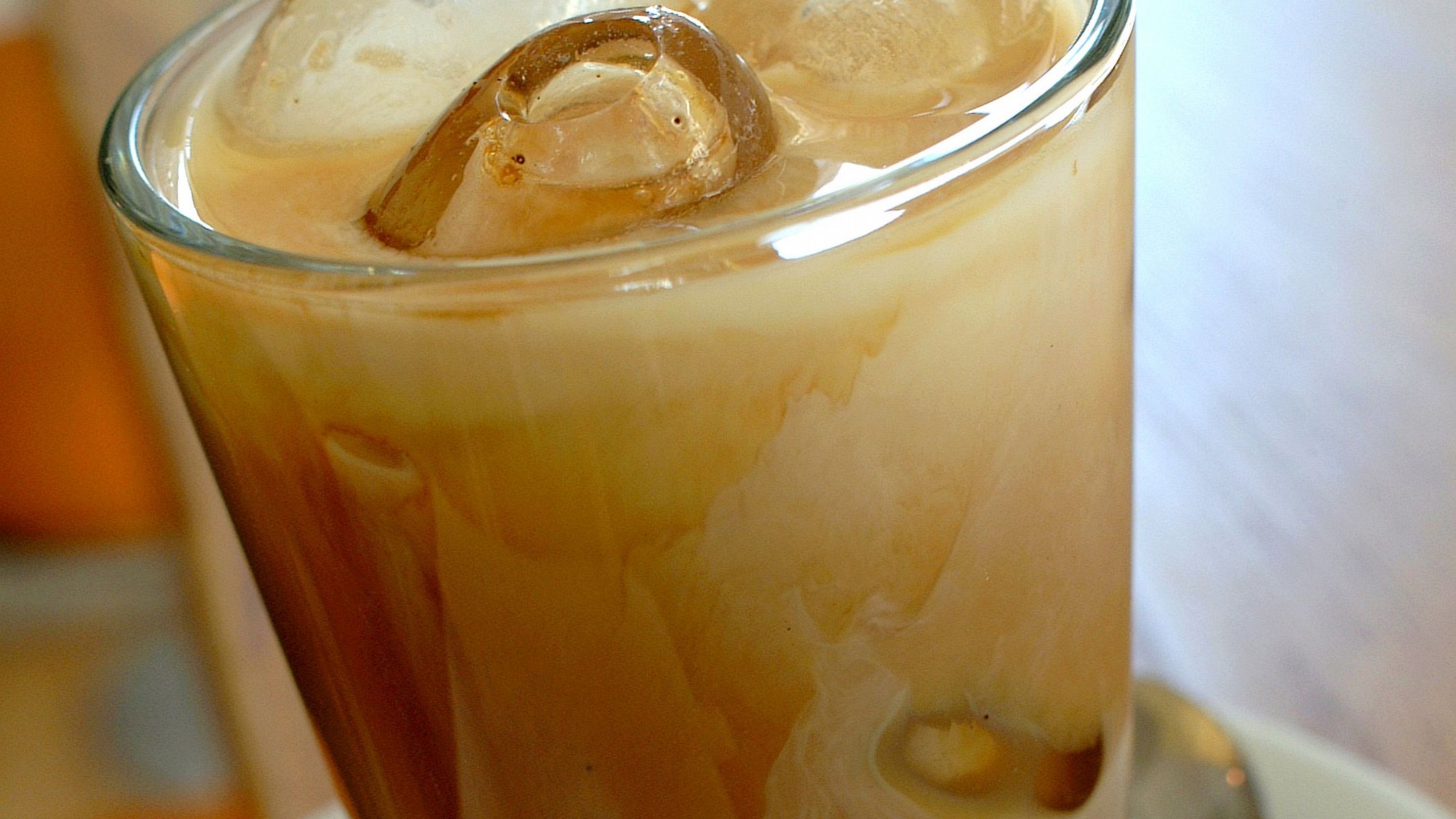 Forfriskende iskaffedrikk