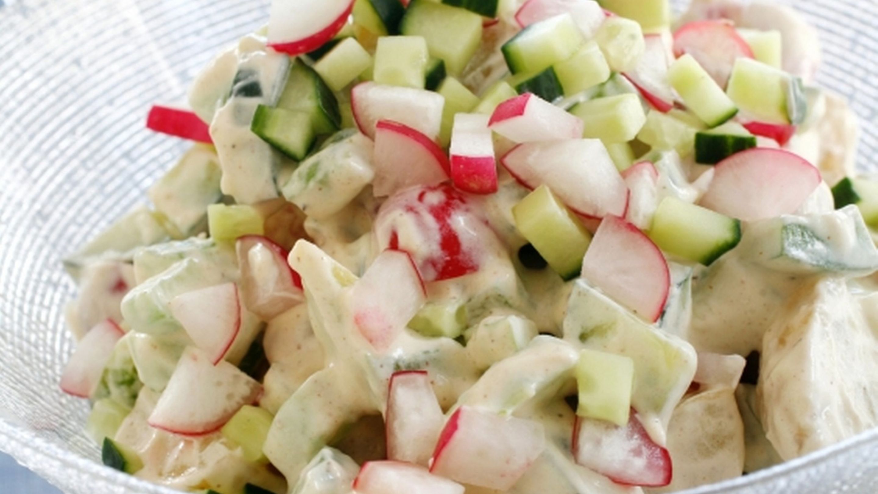 Kremet potetsalat med reddiker