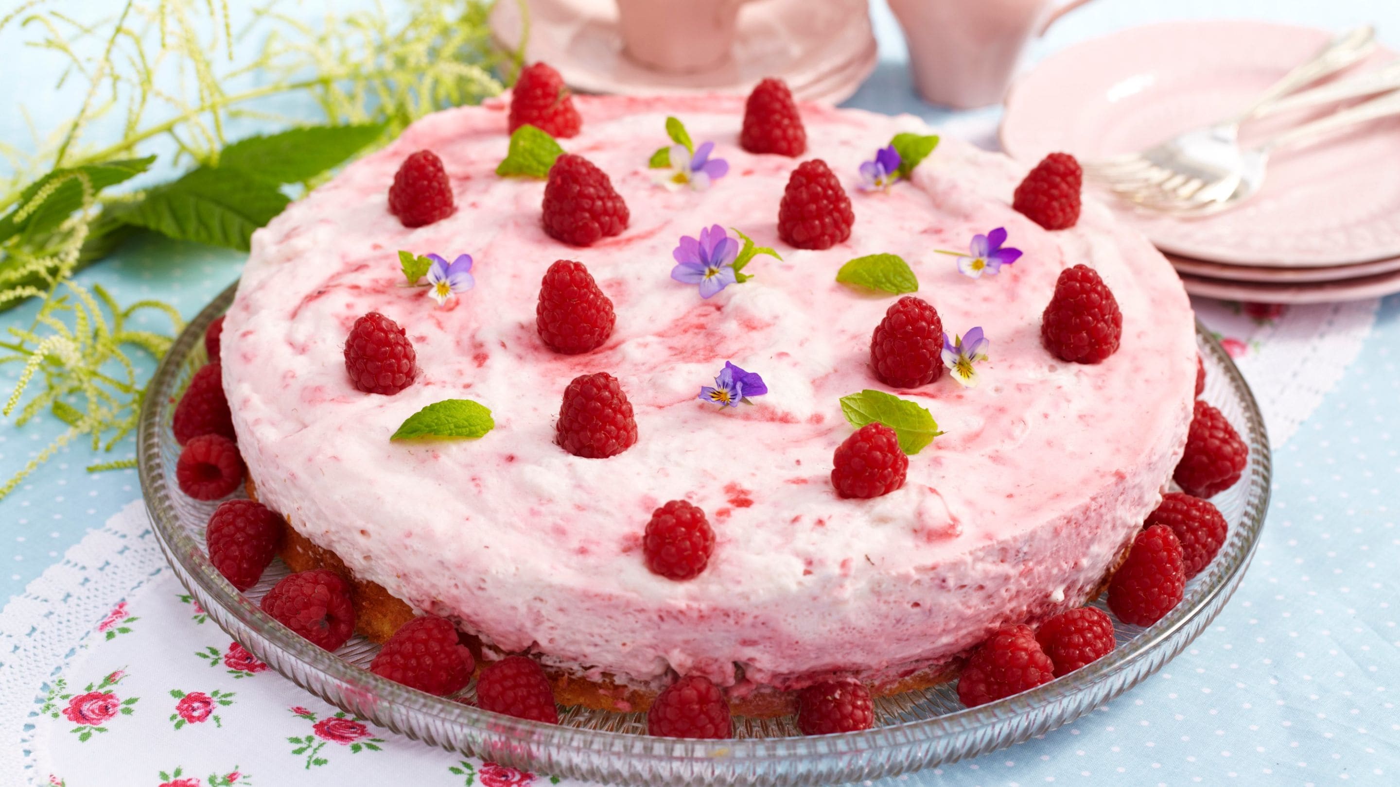 Bringebærmoussekake