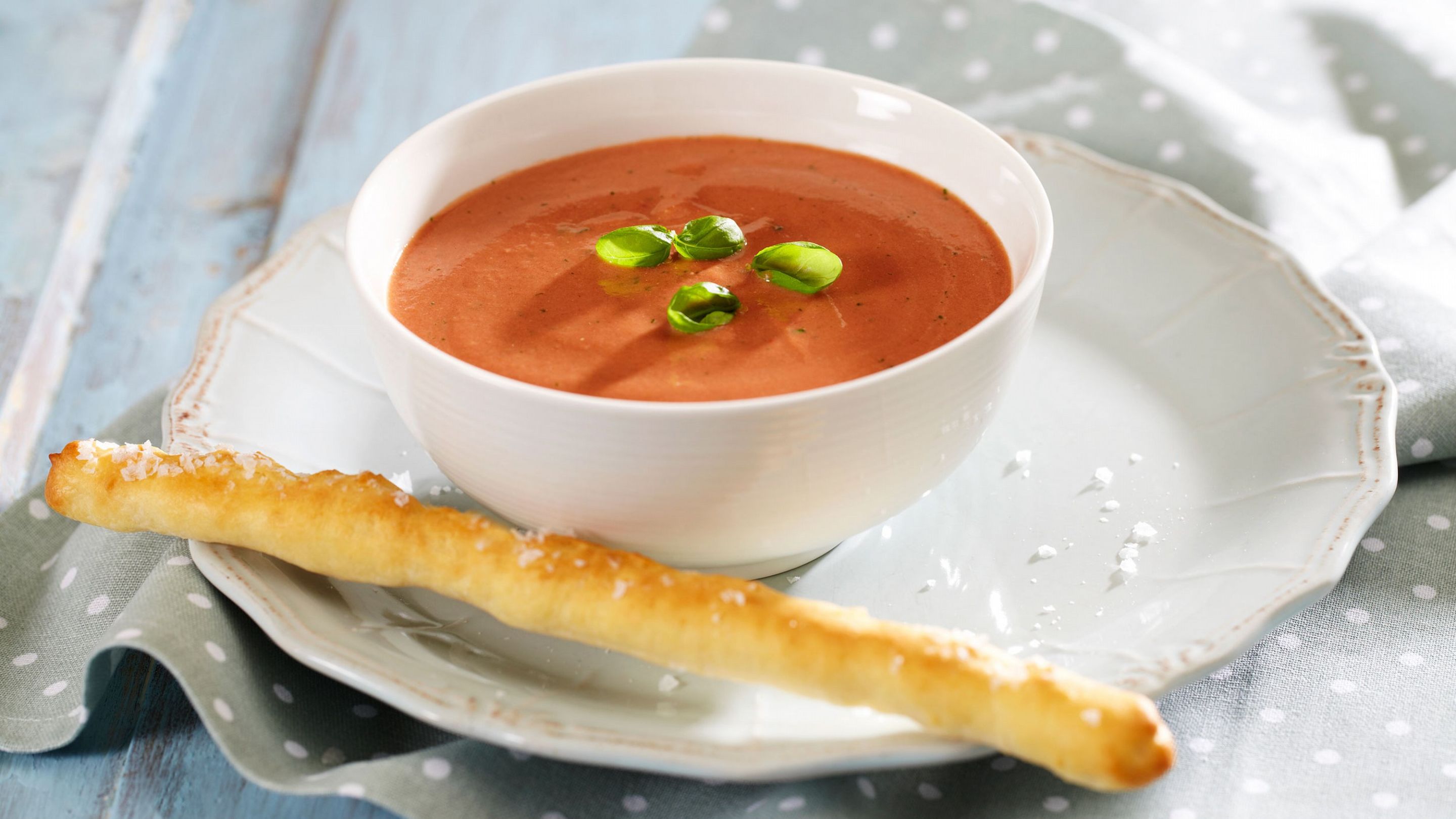 Tomatsuppe med yoghurt