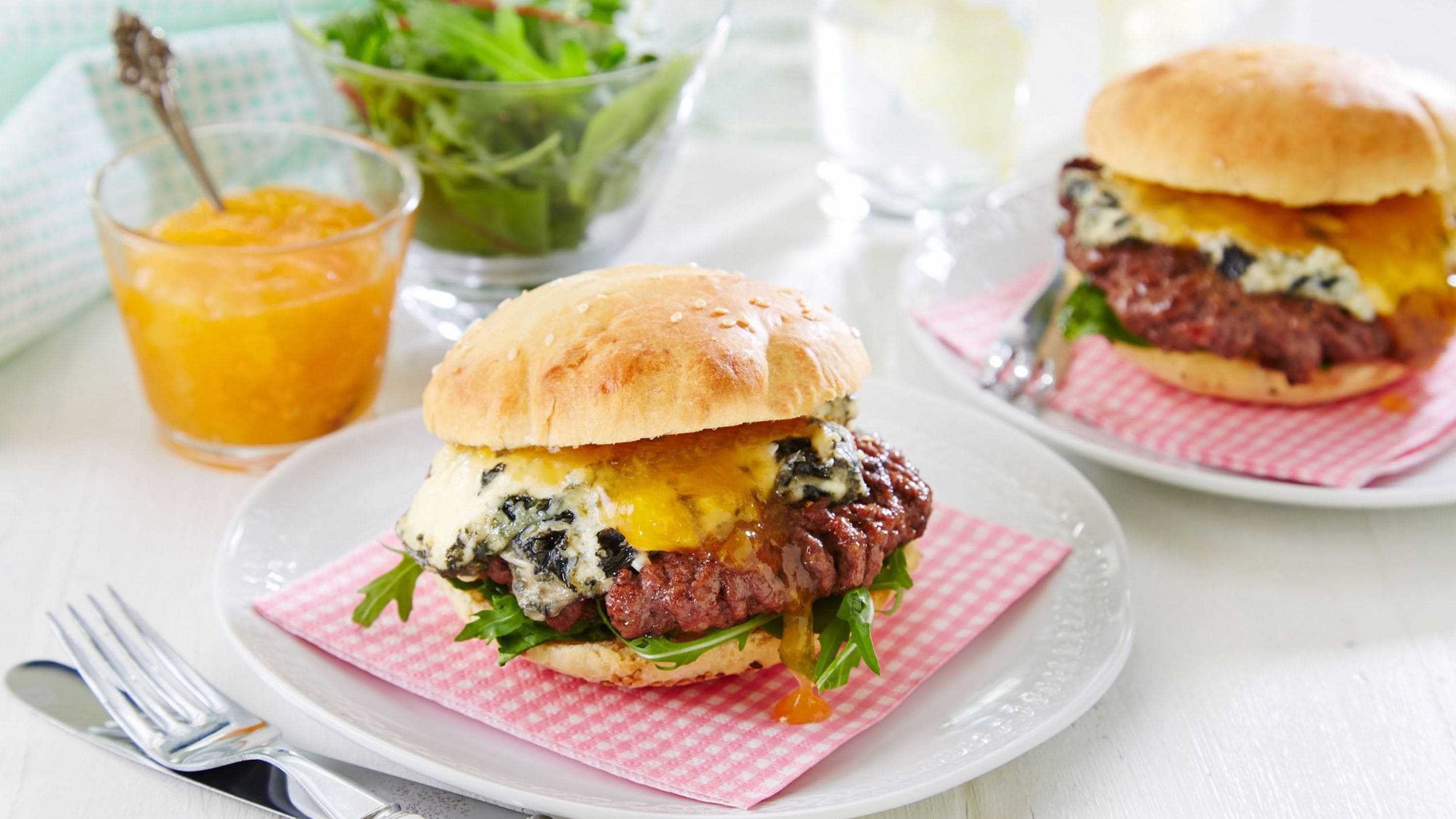 Burger med blåmuggost