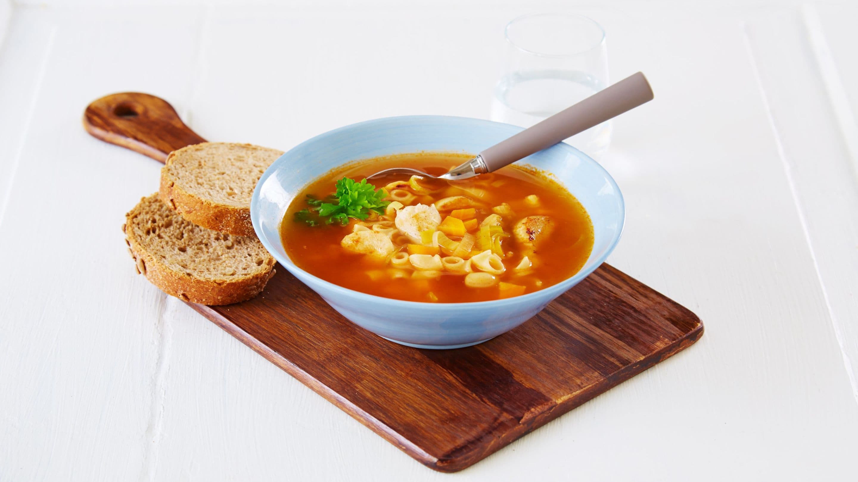 Kyllingsuppe m pasta