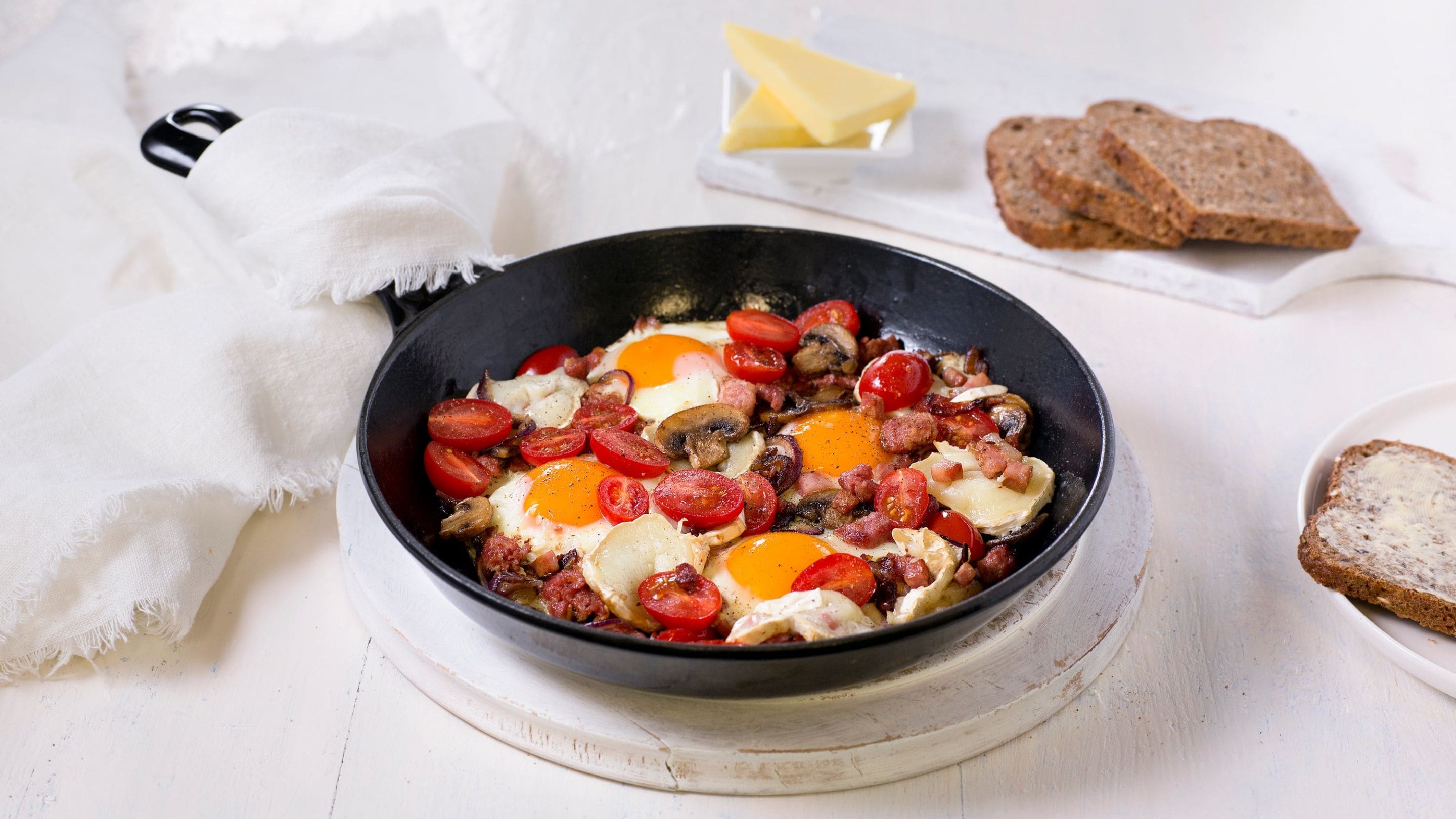 Speileggomelett med chevre