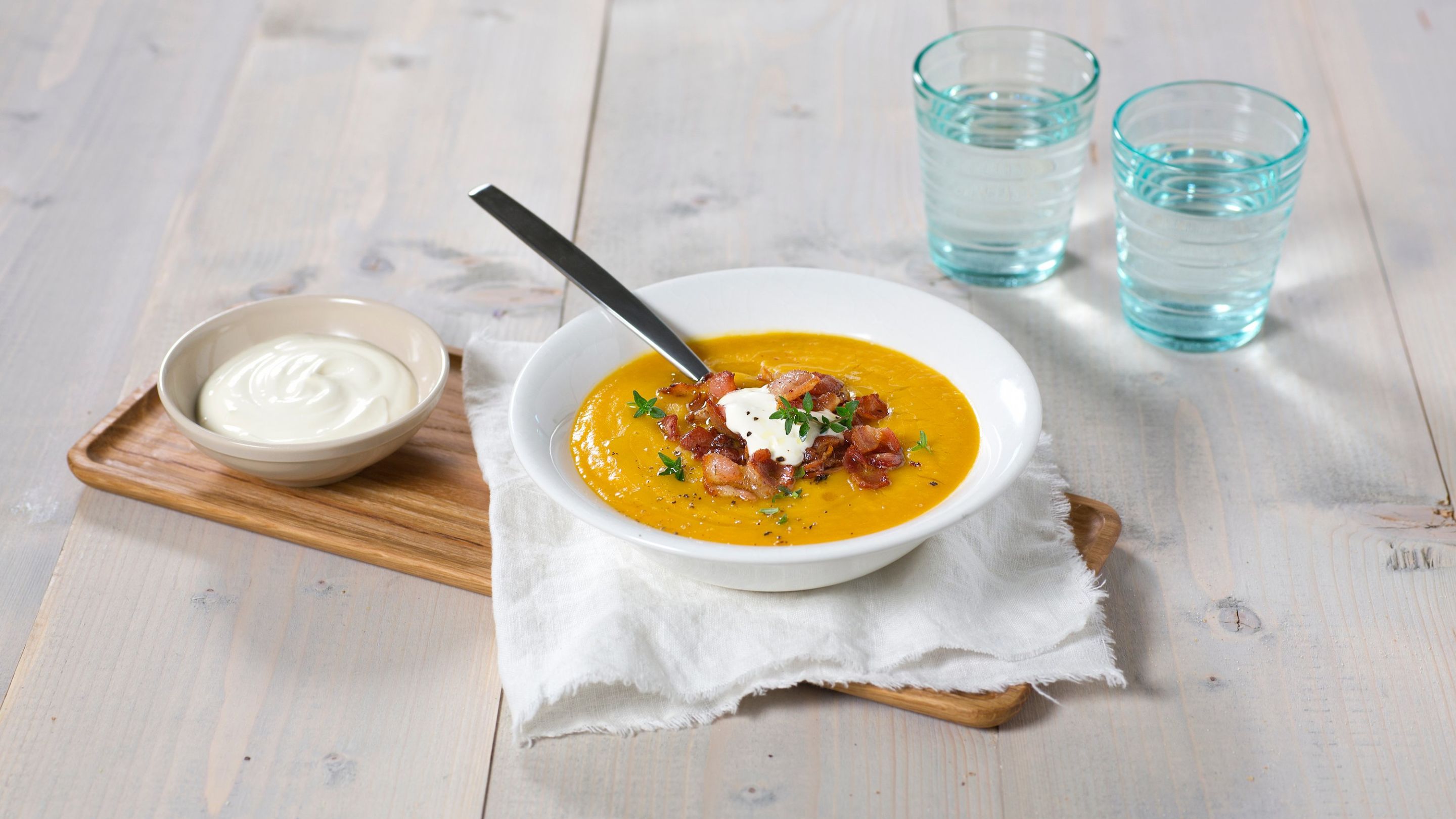 Søtpotetsuppe med røde linser