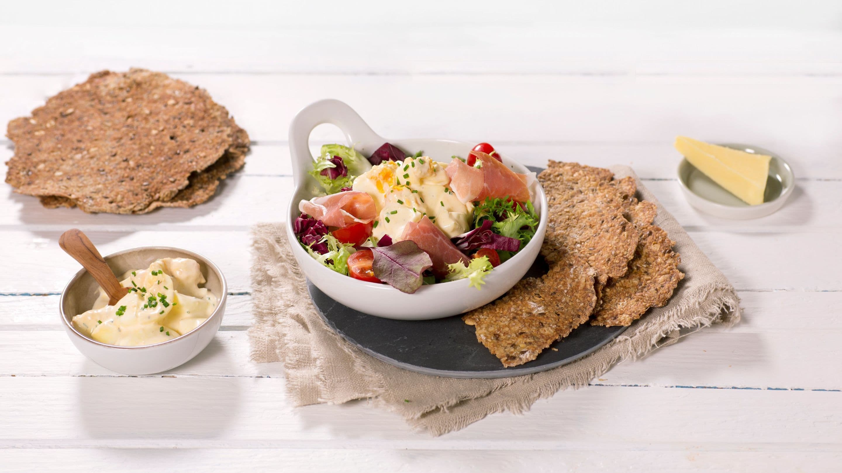 Eggesalat med spekeskinke