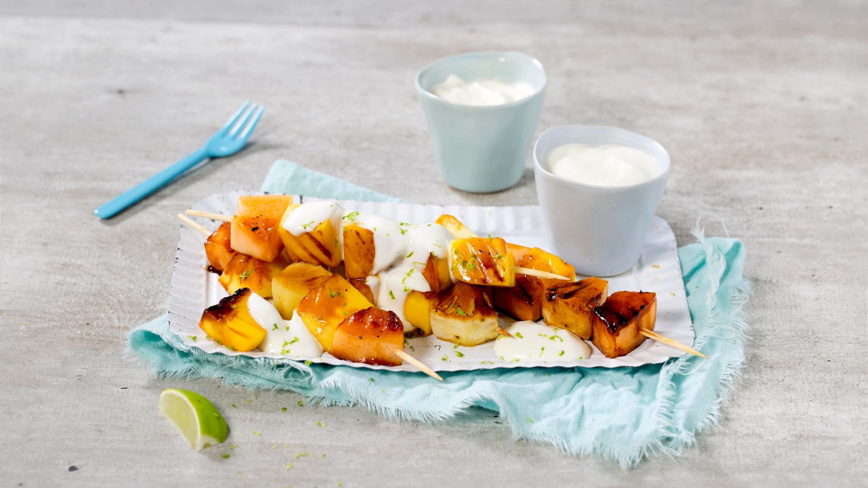 Grilla frukt med limekesam