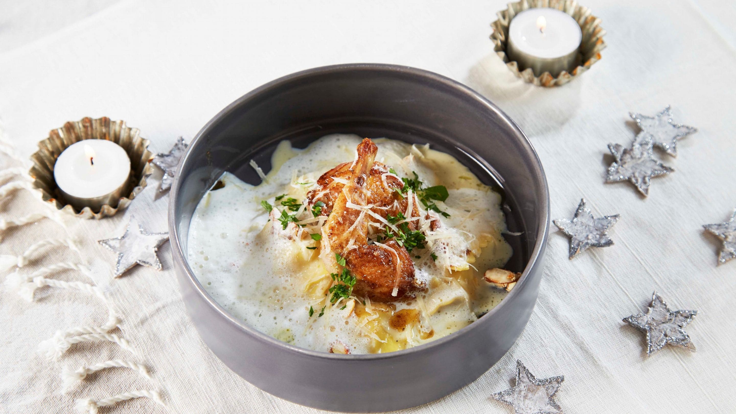 Sprøstekt Vaktel og ravioli med blåmuggost og aprikos