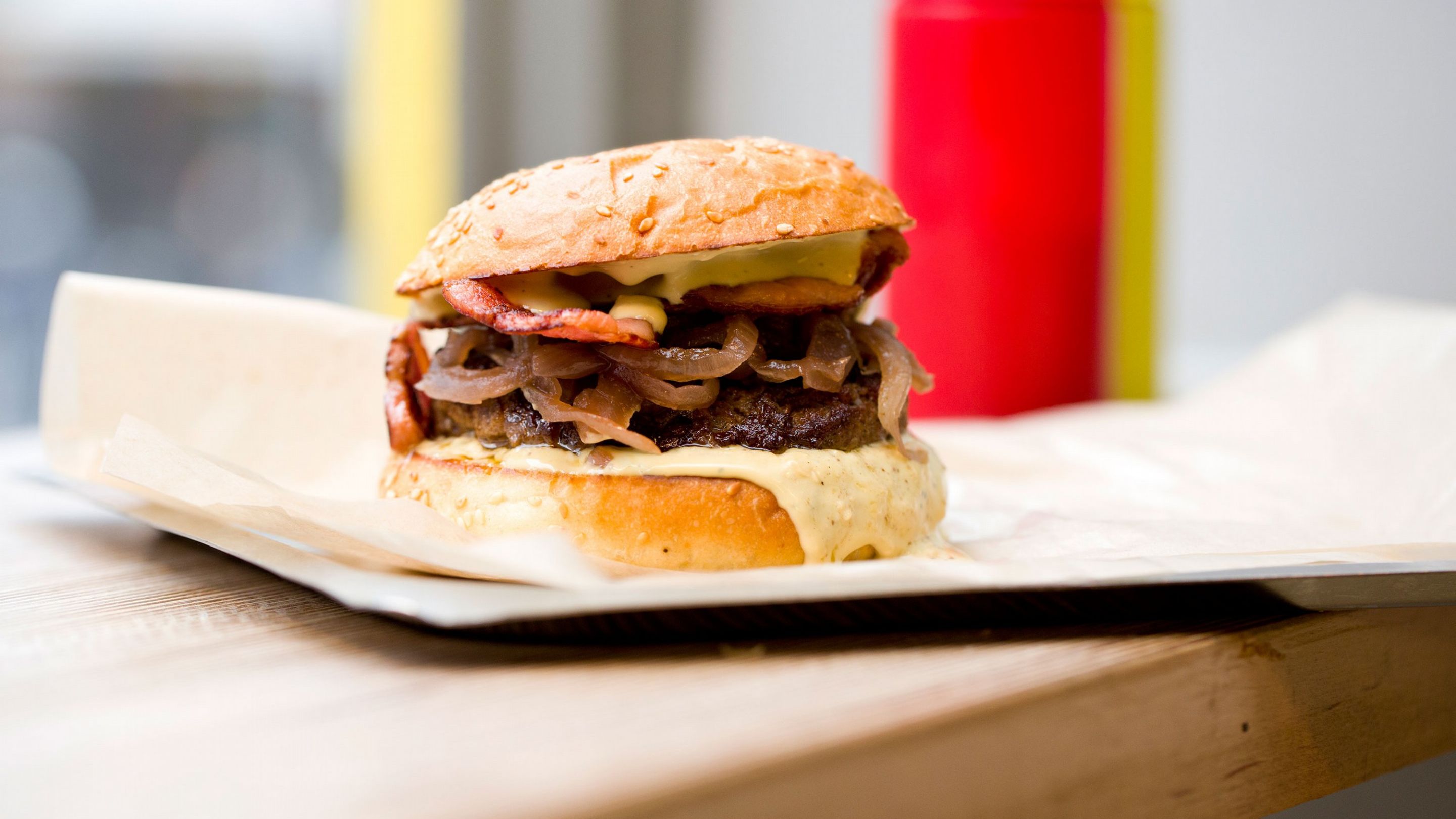 Blåmuggostdressing til burger