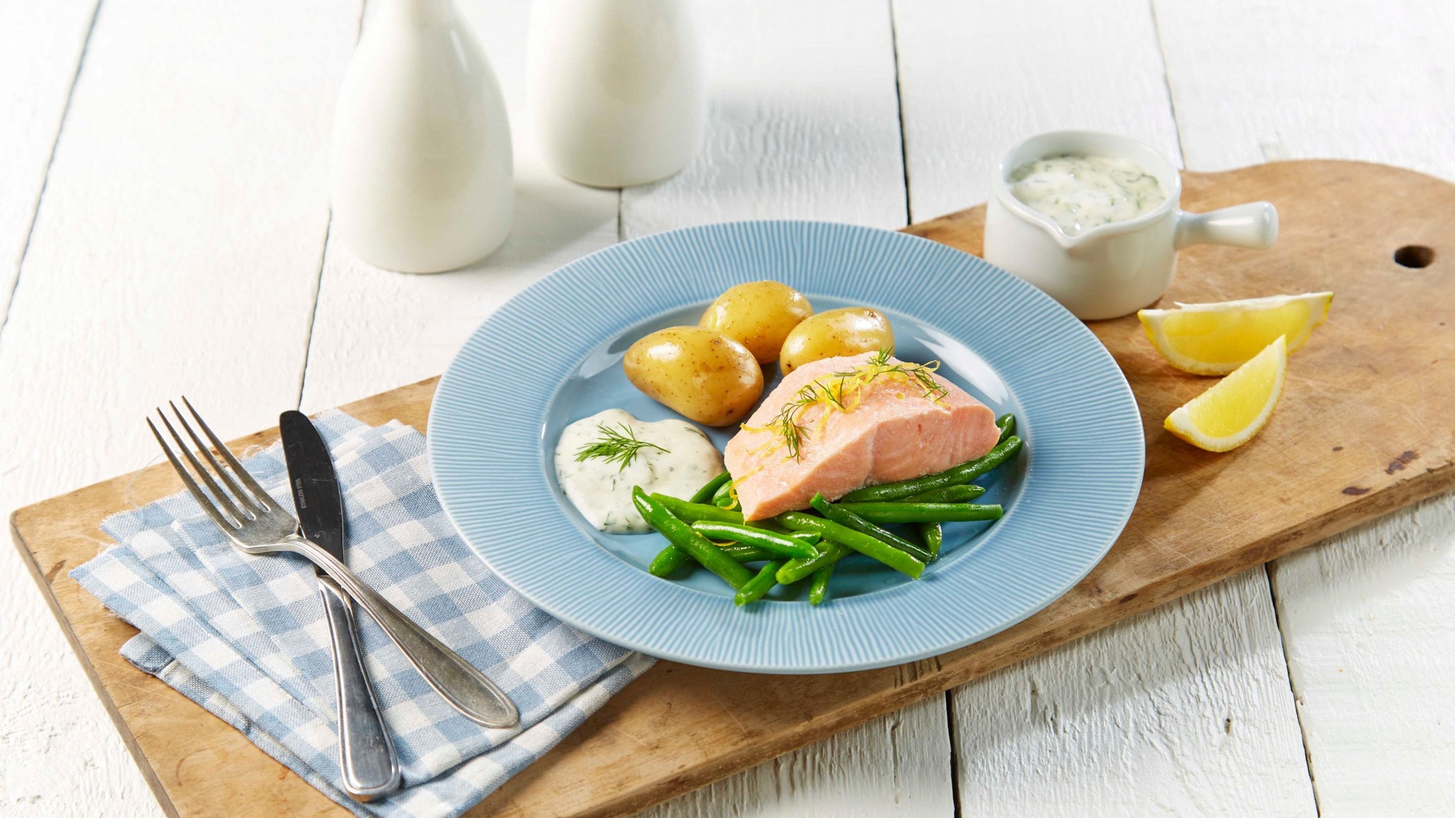 Laks med dillsaus