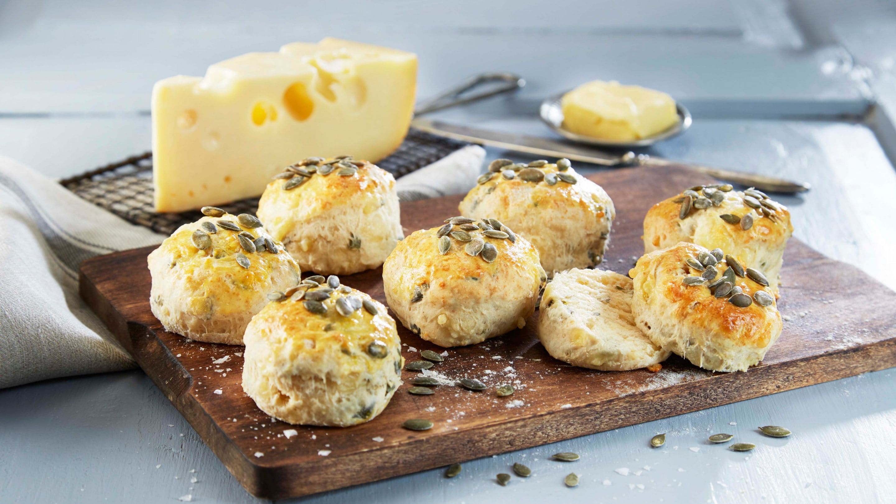 Jarlsberg®- og gresskarscones
