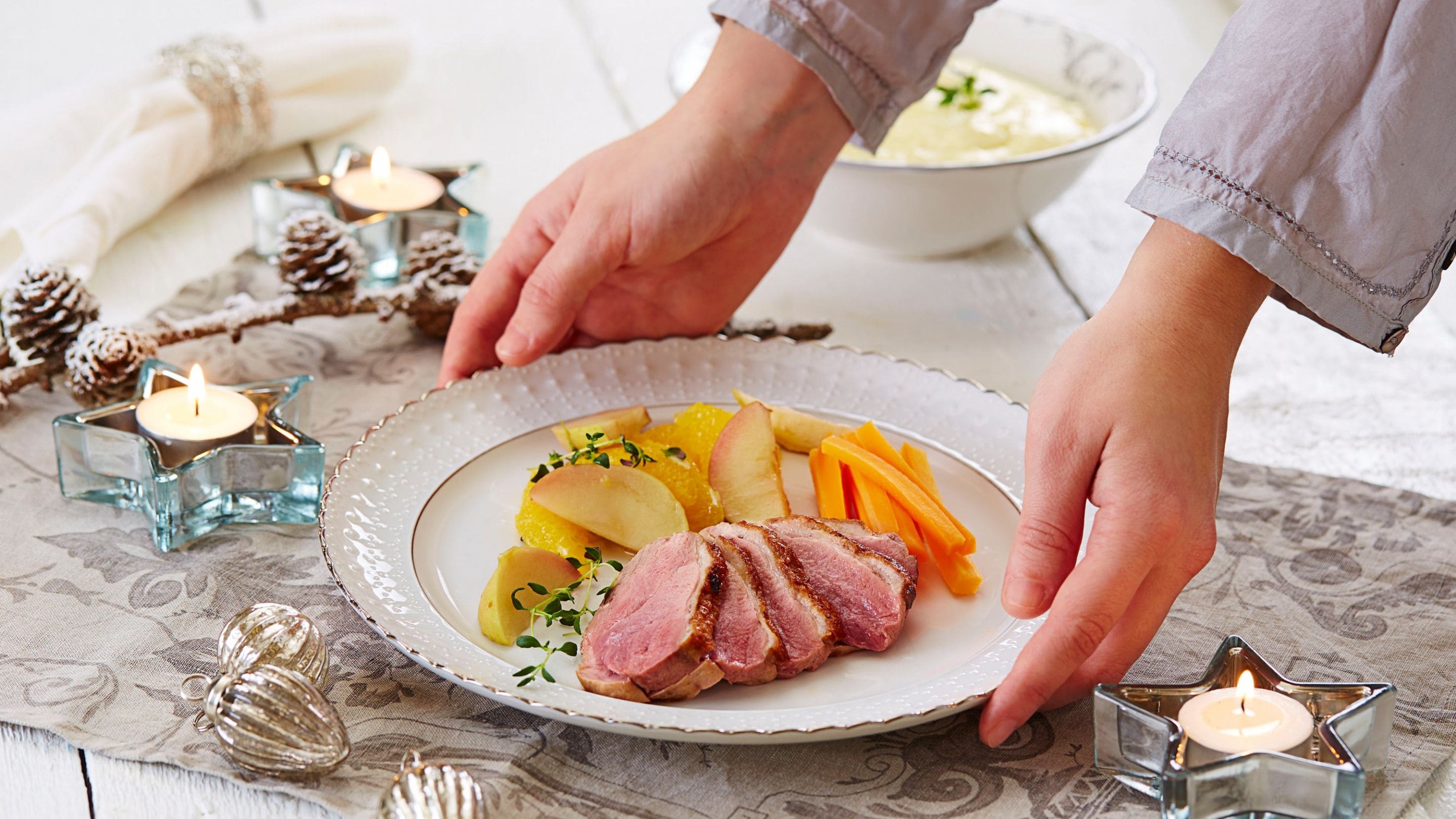 Andebryst med pastinakkpure