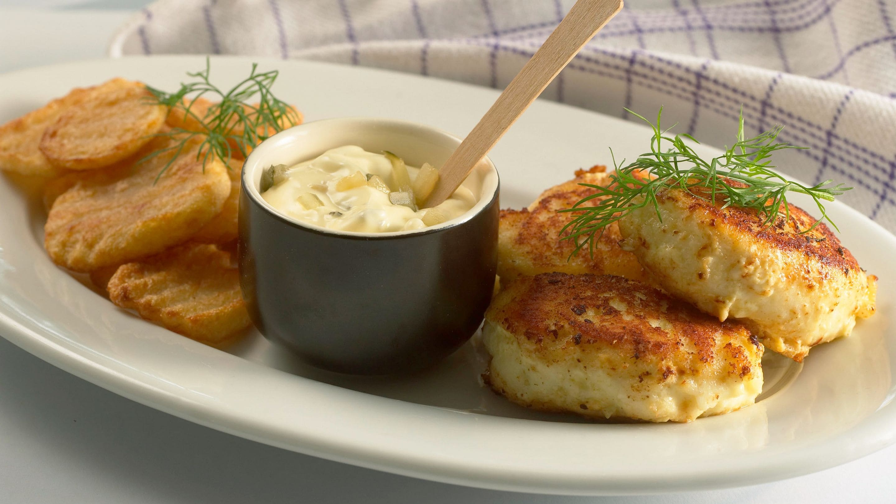 Fiskefrikadeller med remulade
