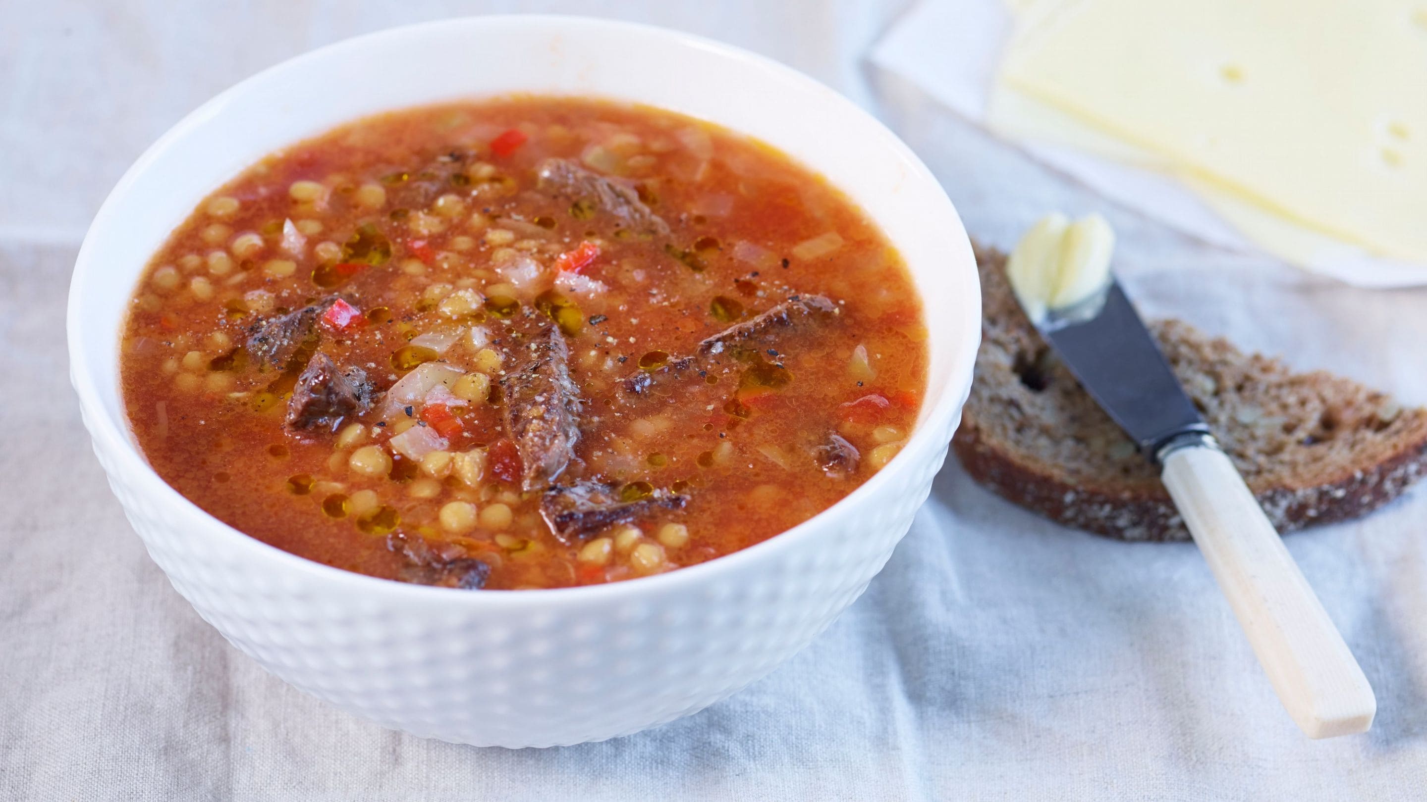 Linsesuppe med strimlet kjøtt