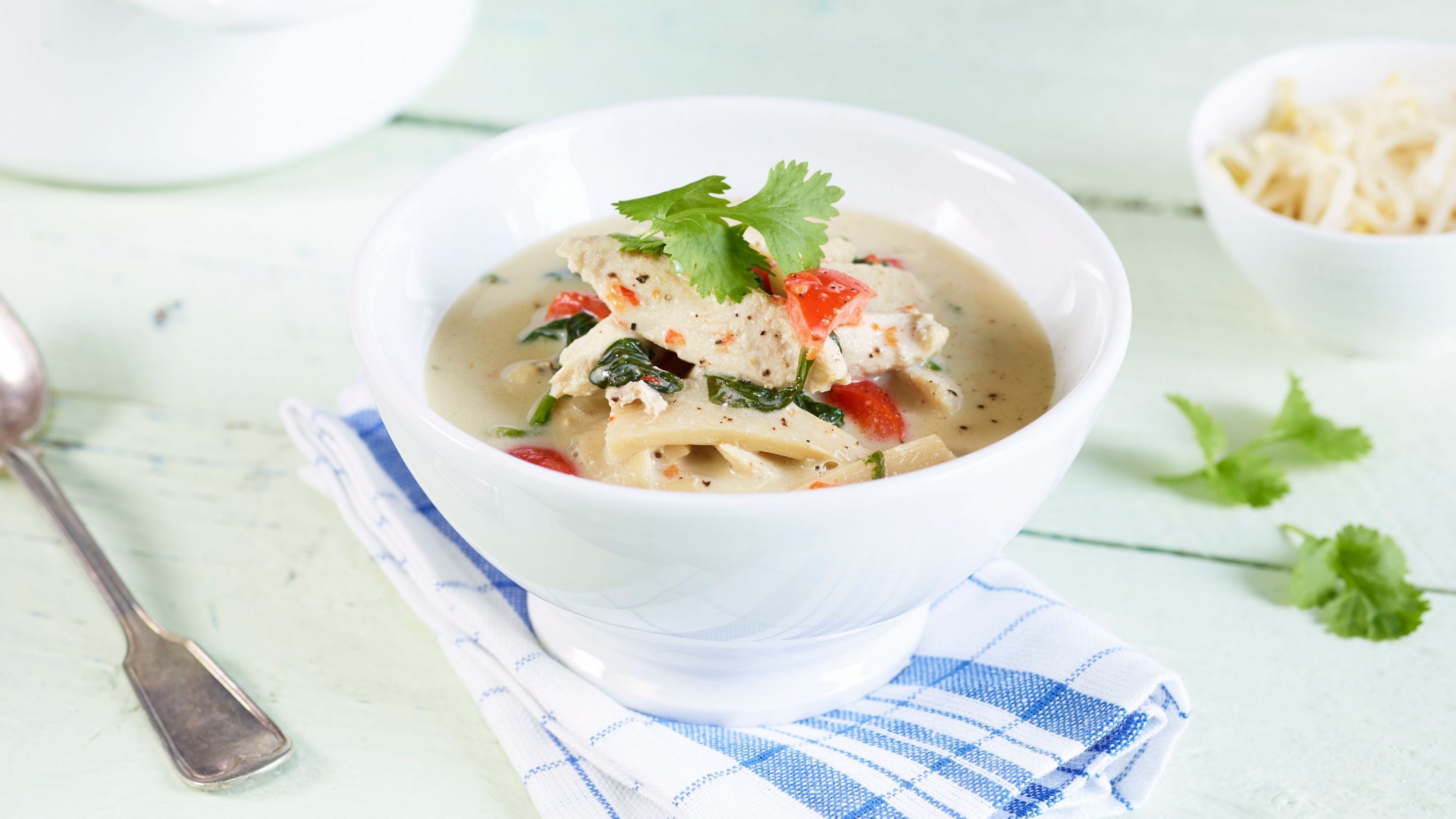 Kyllingsuppe med kokosmelk