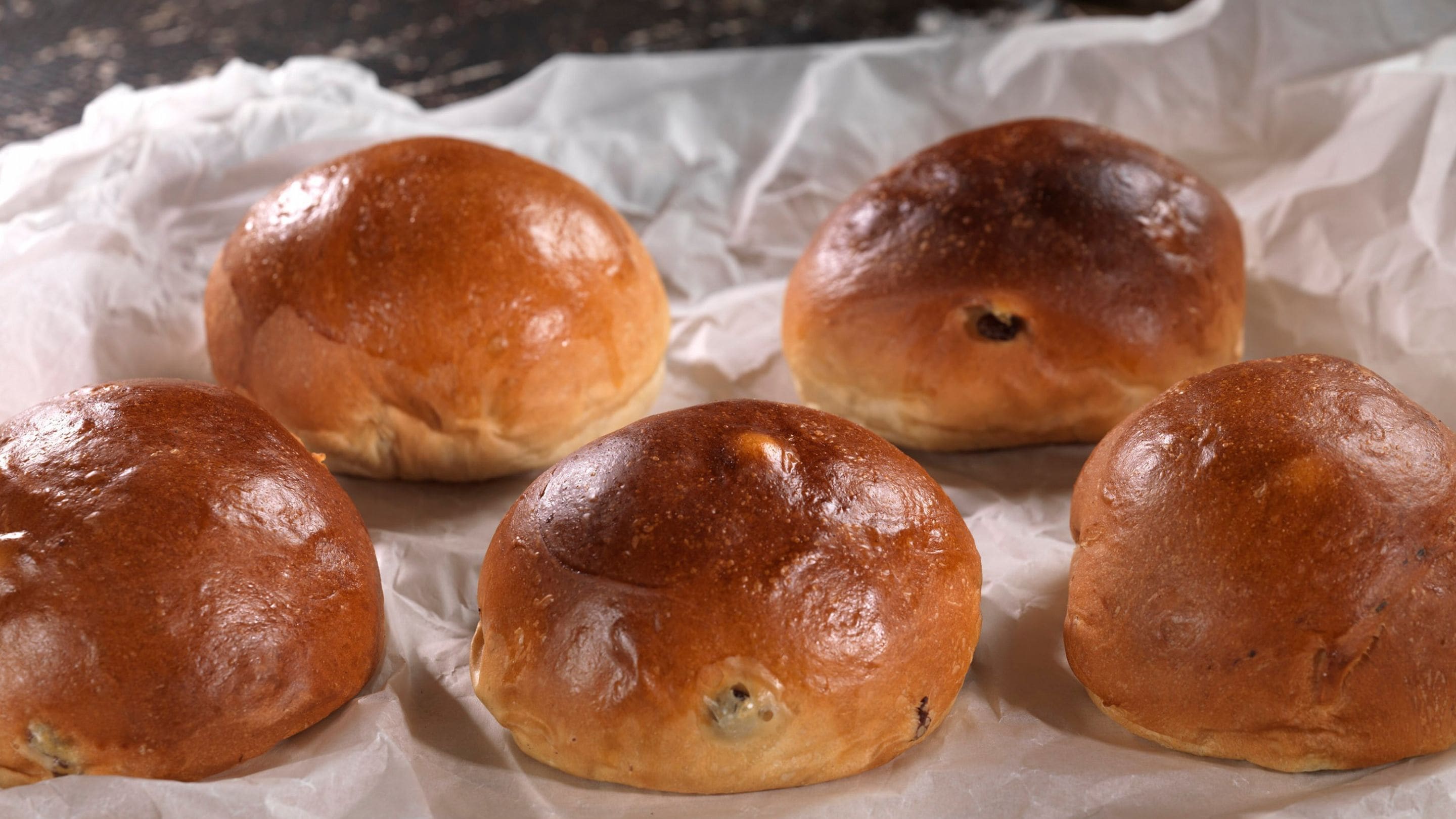 Boller med rosiner fra Bakeriet i Lom