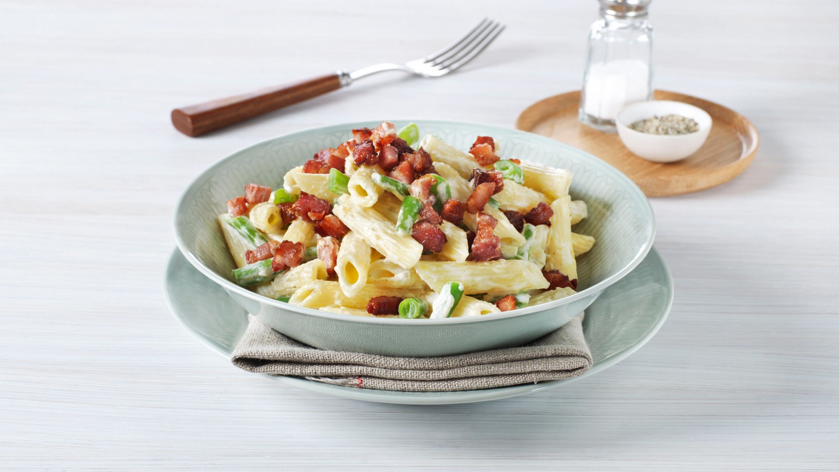 Pasta med bacon og kremost