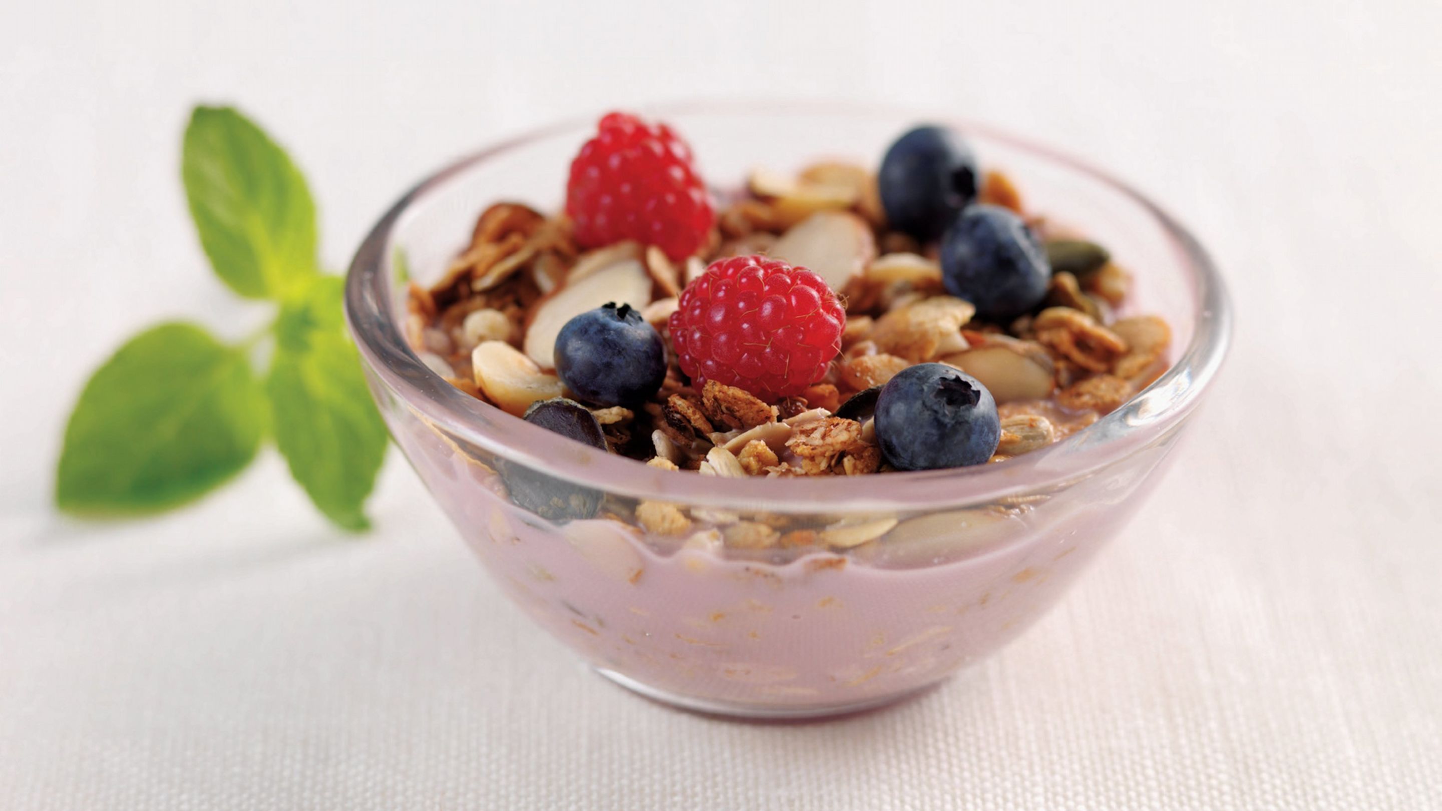 Yoghurt med musli og bær
