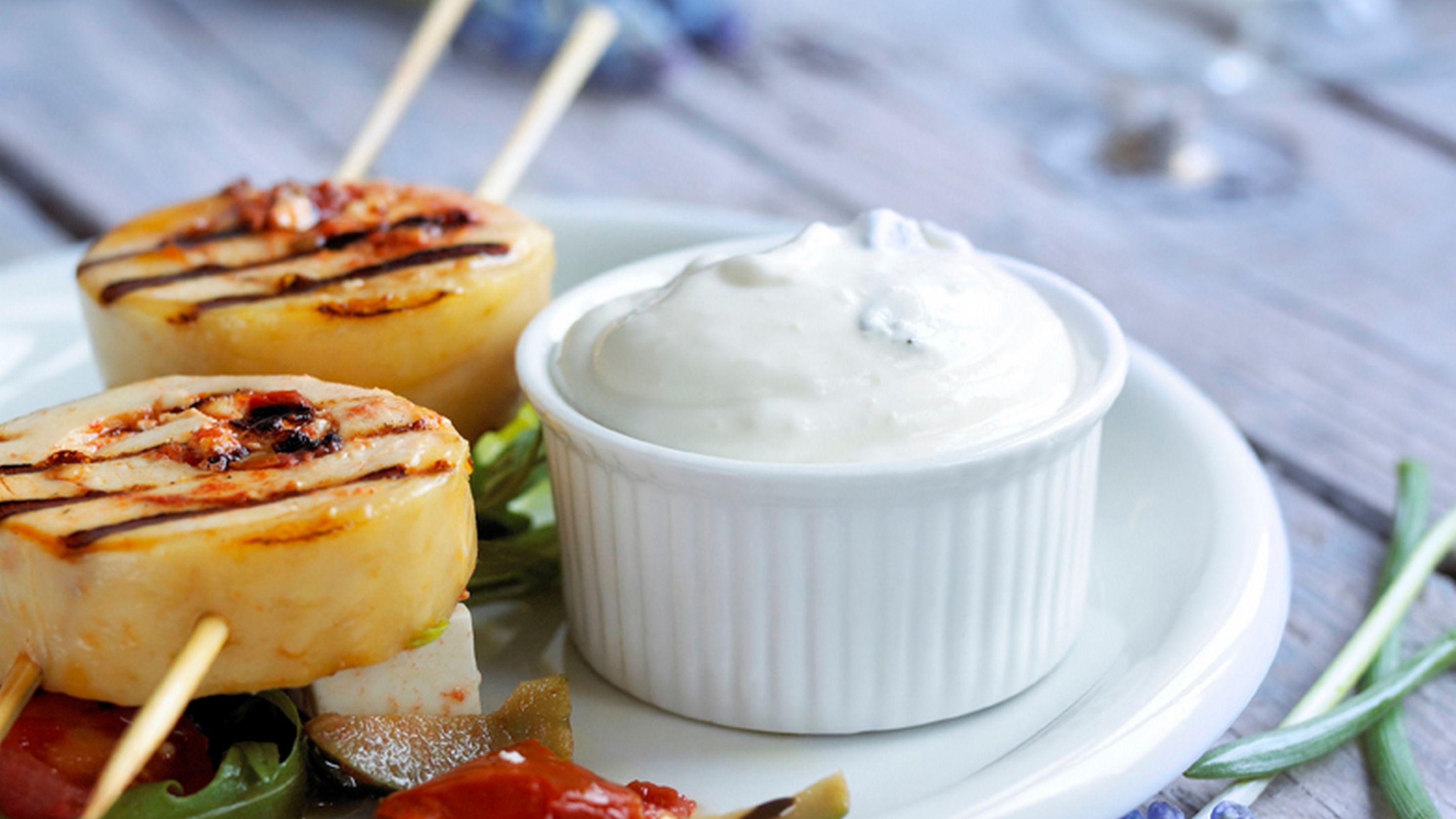 Grillet kyllingrullade med soltørkede tomater