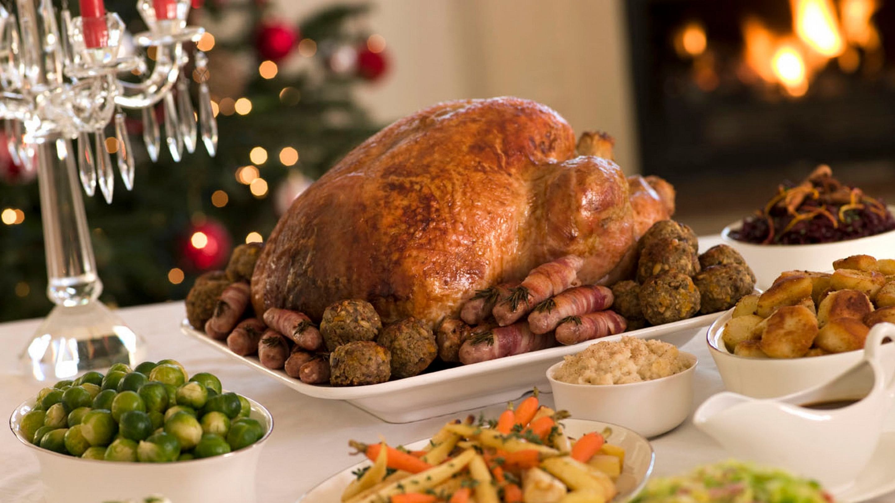 Helstekt kalkun med baconstuffing og portvinsaus