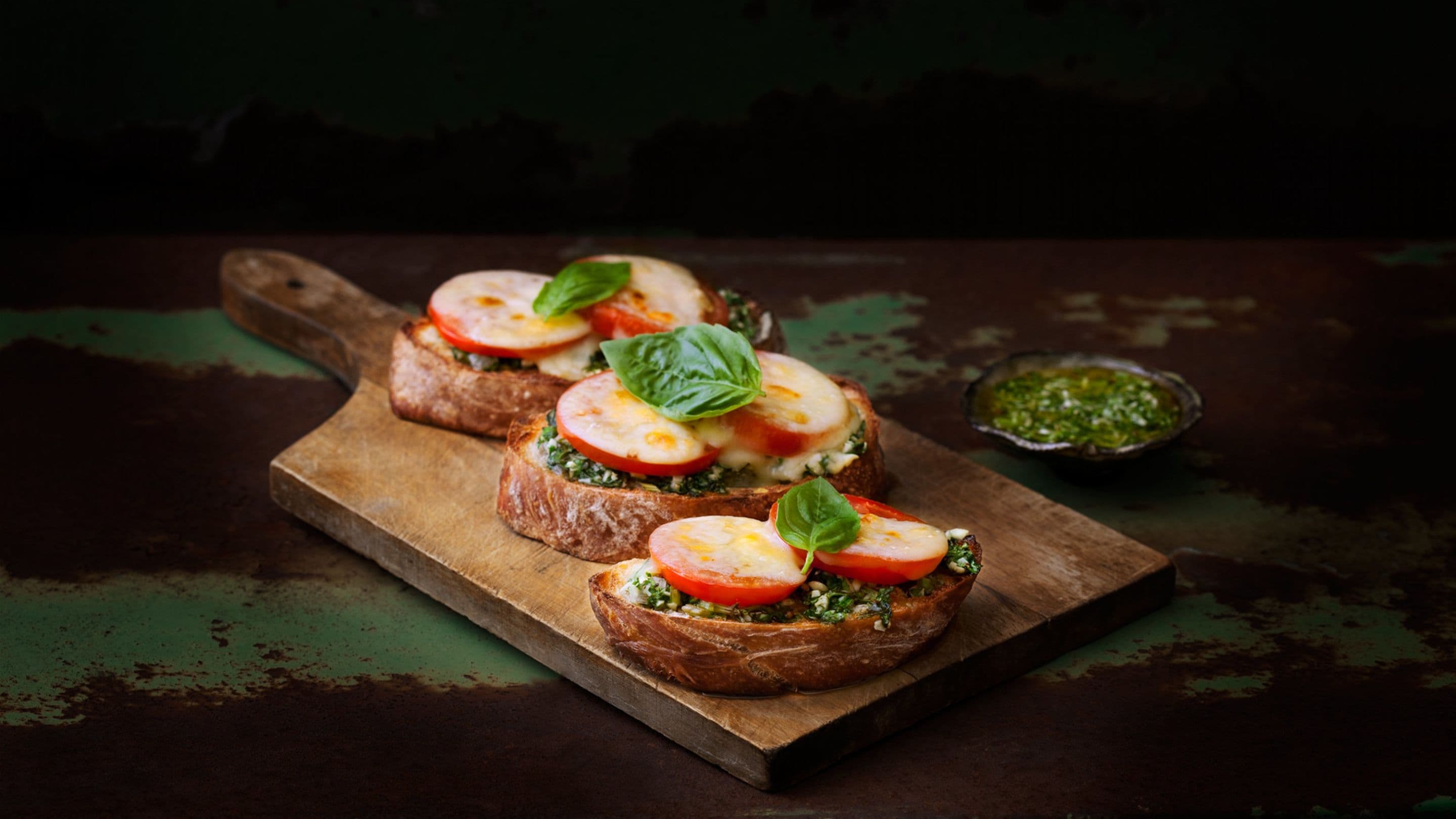 Grillet ost med urtepesto