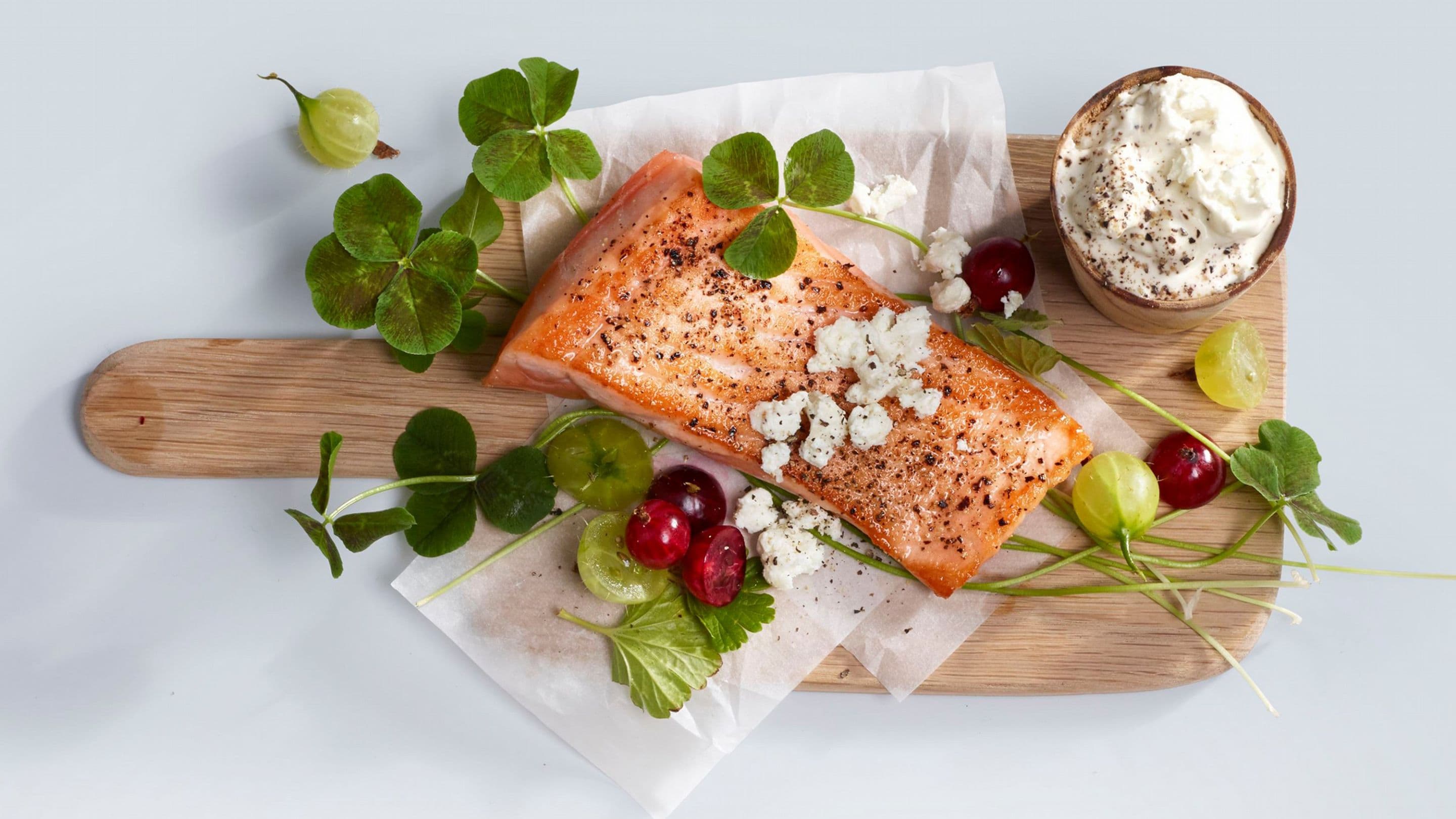 Laks med pepperrot- og Chevre Naturellkrem