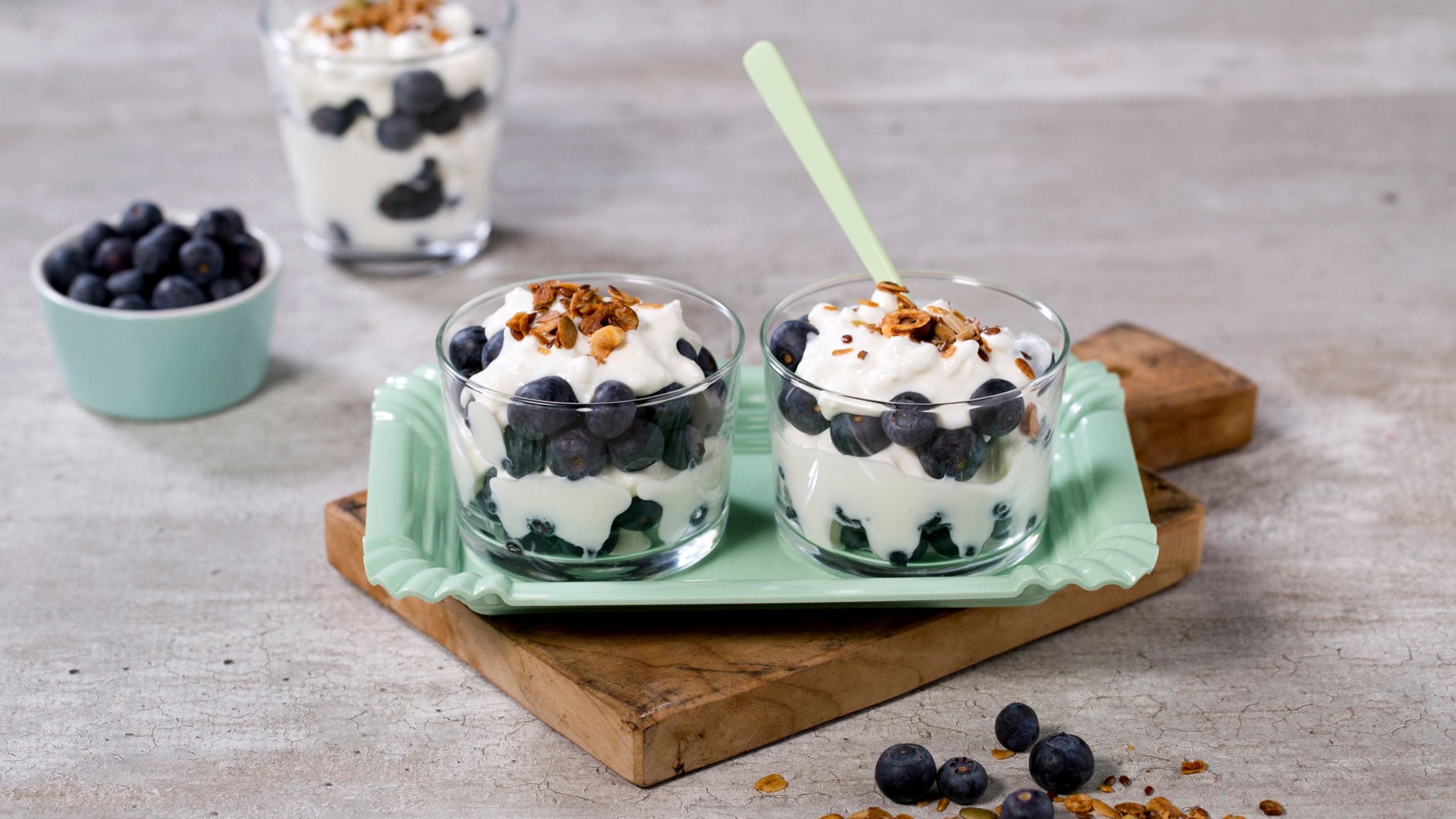 Tilslørte blåbærpiker med cottage cheese